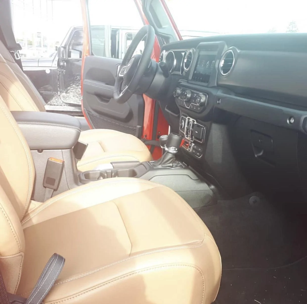 Jeep Gladiator FIRECRACKER RED Gladiator JT Club 761B348F-1C45-42BA-AEA4-AEE620109ED2