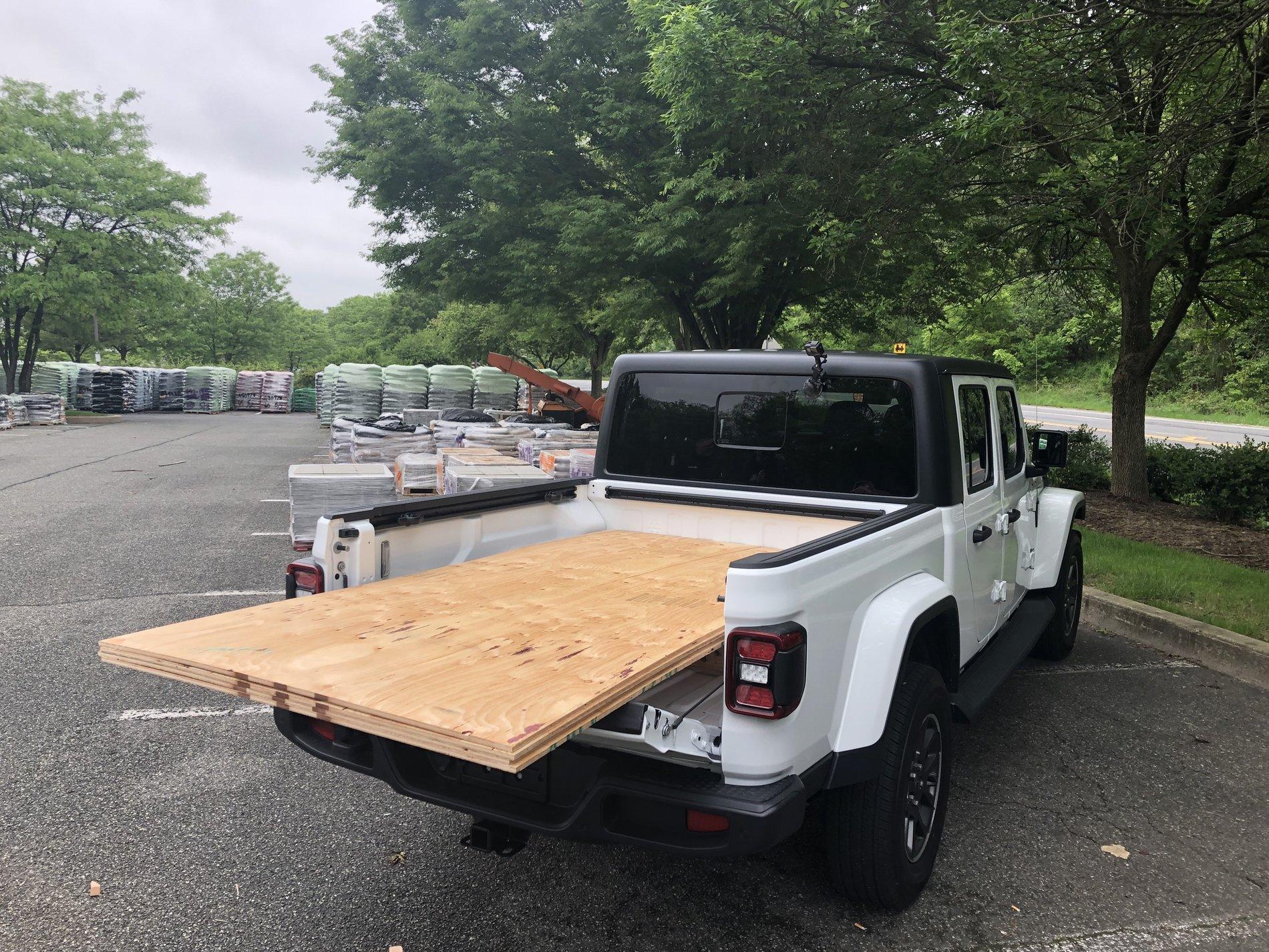 Jeep Gladiator Possible bed problem with 4X8 plywood quadratec-gladiator-plywood-fuel-filler.JPG