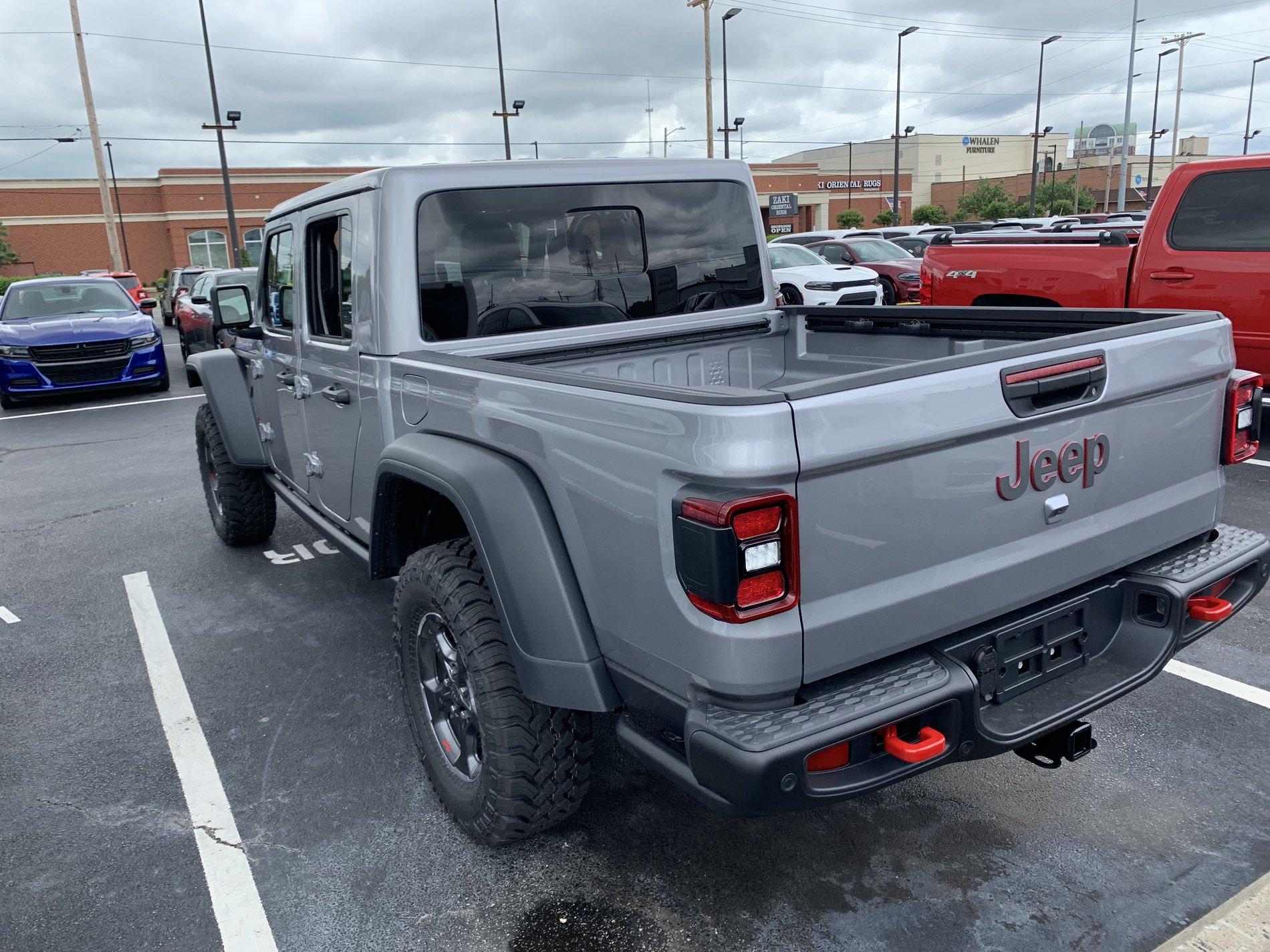 Jeep Gladiator BILLET SILVER Gladiator JT Club 9D2A496C-0FDE-4664-A45D-570BA7C9D9F8