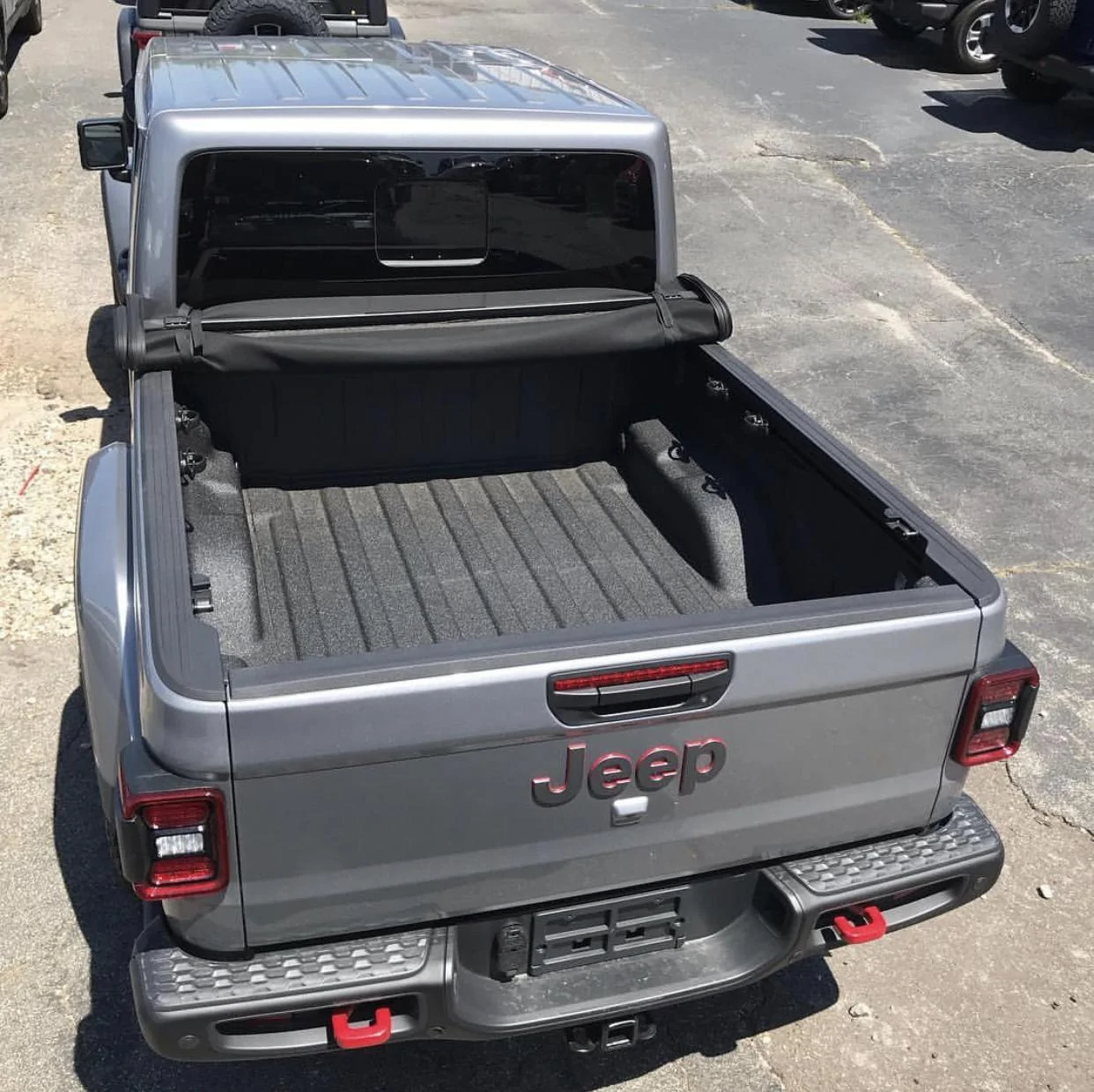 Jeep Gladiator BILLET SILVER Gladiator JT Club D28C1119-DE5A-4B82-8026-C63E9465043A