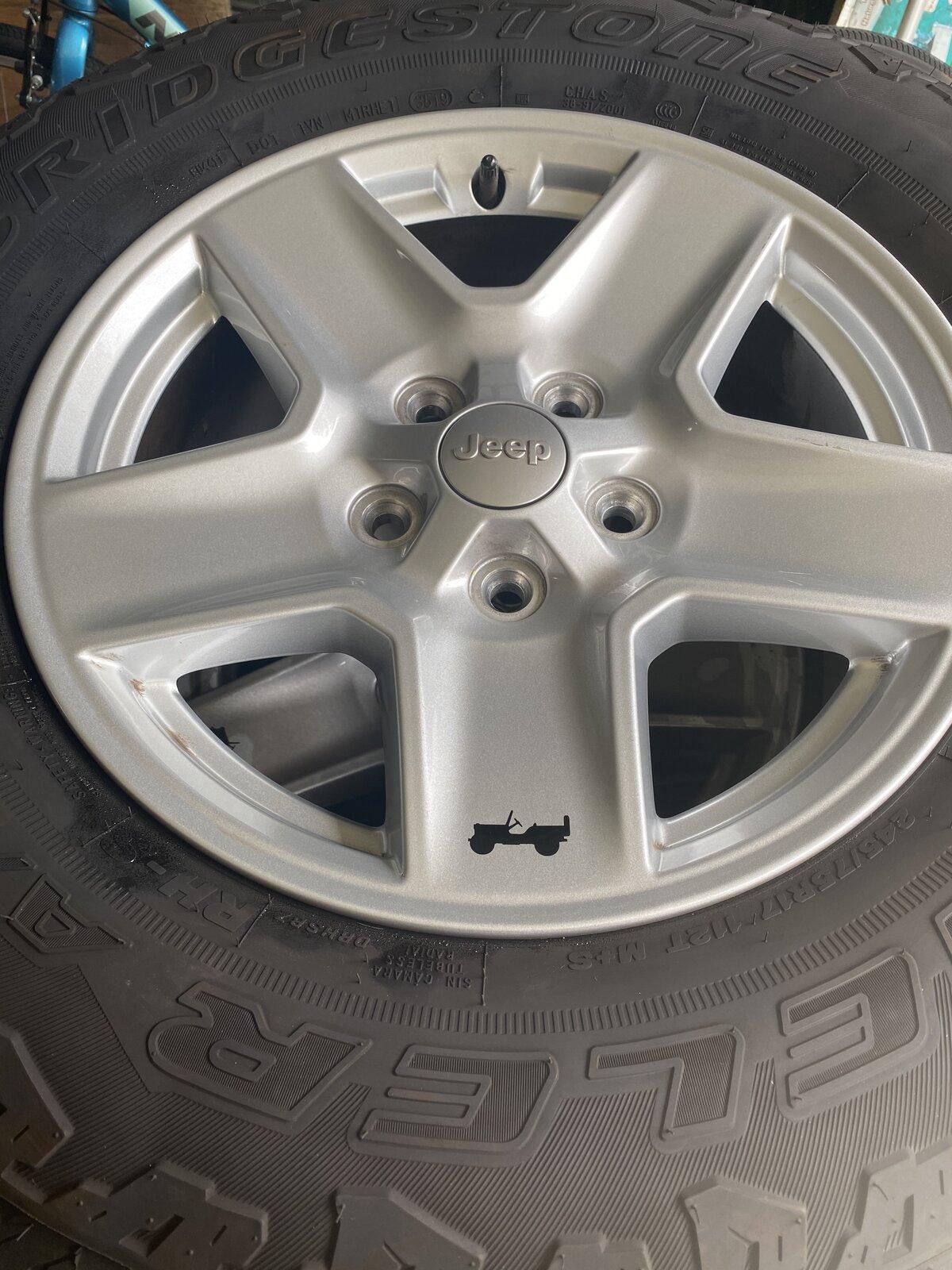 Jeep Gladiator WTS OEM sport s wheels and tires 5034B756-14C4-43A3-9585-E9F80A0396A1