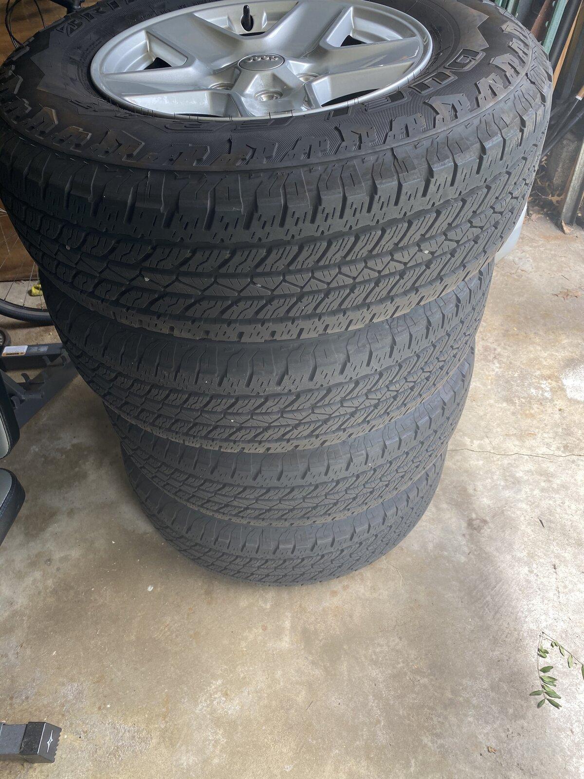 Jeep Gladiator WTS OEM sport s wheels and tires F4BE4DDA-83A0-4408-9817-51980B8D1EB8