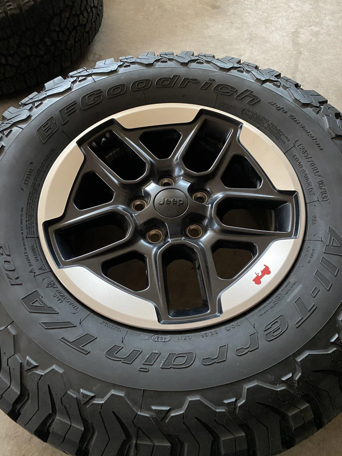 Jeep Gladiator 5 2021 Rubicon wheels & tires 2ED571B6-E0AF-4269-8A3D-2AFAF835F545