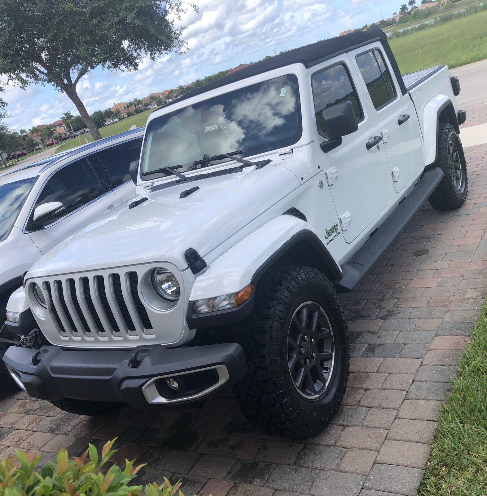 Jeep Gladiator WTS 5x Overland wheels w/ Good Year Duratracs 6A6B5C2F-5B9E-4404-89C8-0AA1C1877CD0