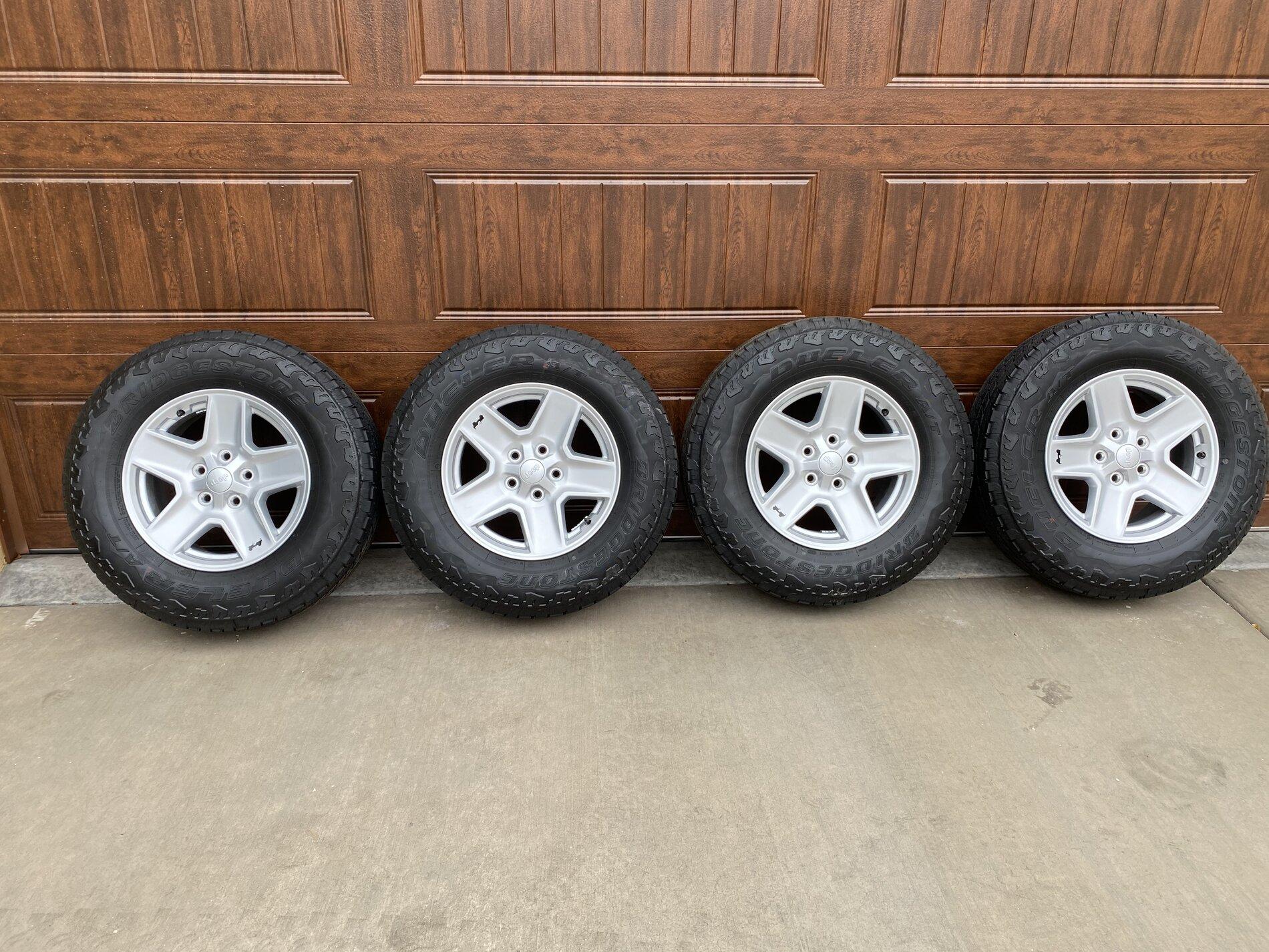 Jeep Gladiator Sport wheels and tires $200 IMG_4684