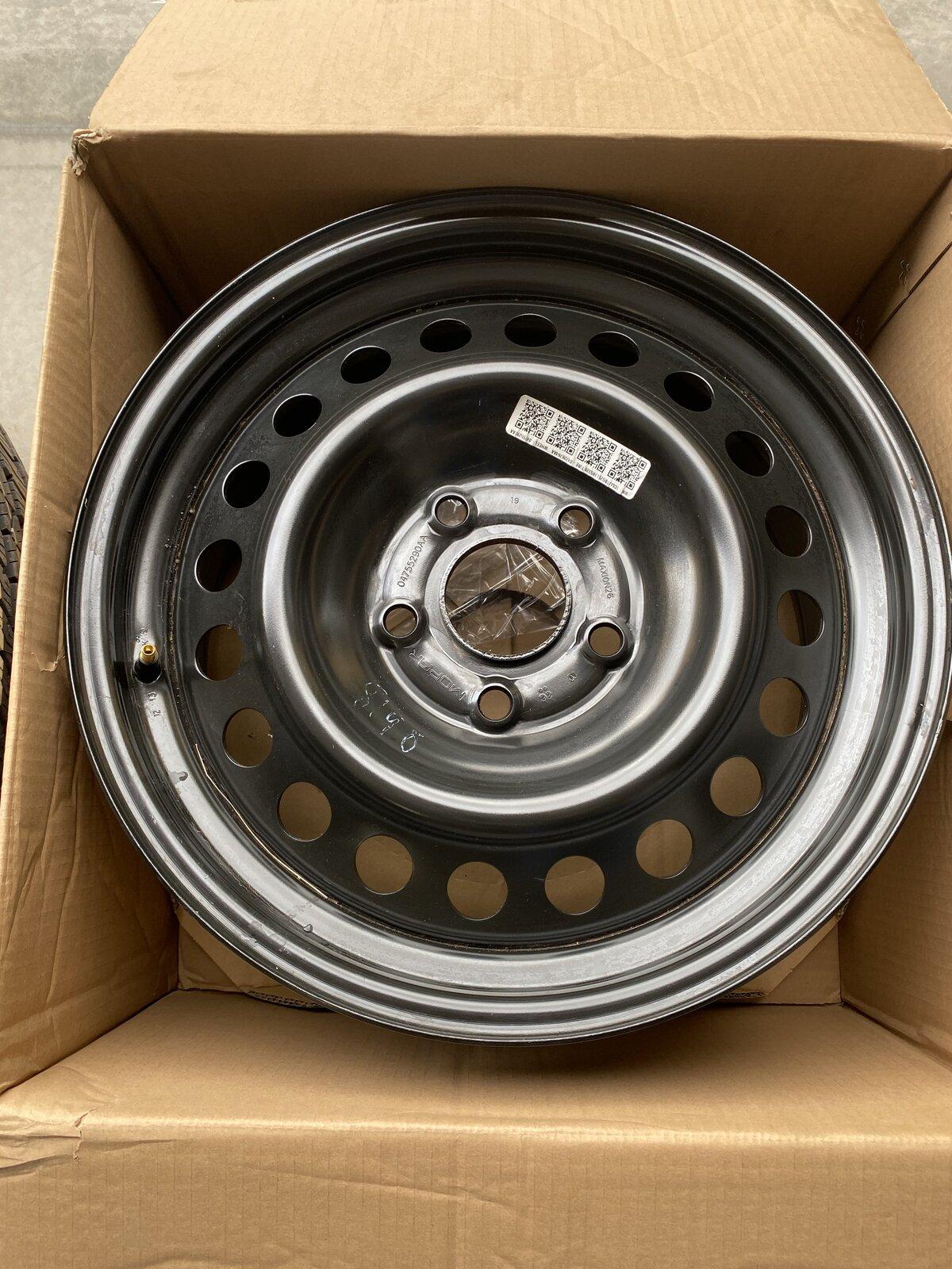 Jeep Gladiator Spare tire and rim, and just a spare rim too. IMG_4681