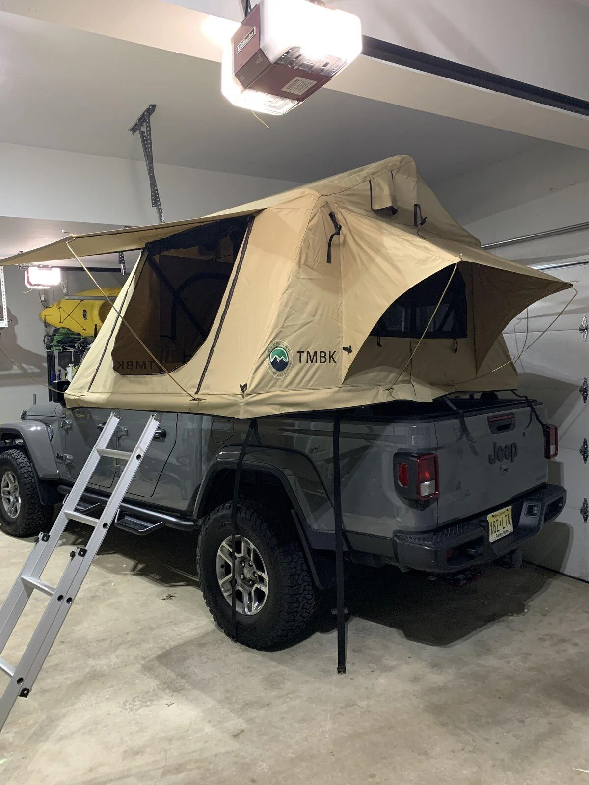 Jeep Gladiator Bed Rack, Roof Rack, and RTT Recommendations Please tent open