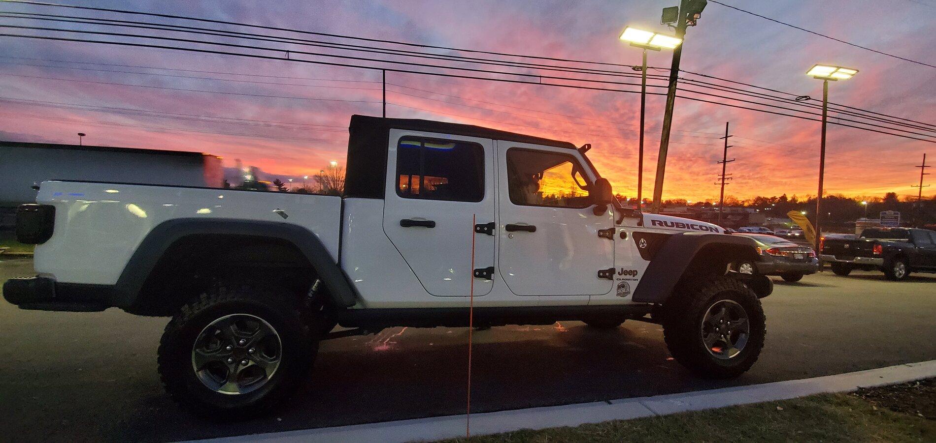 Jeep Gladiator Picture Gladiator Rubicon 2” lift 33” tires ONLY! 20210102_171218