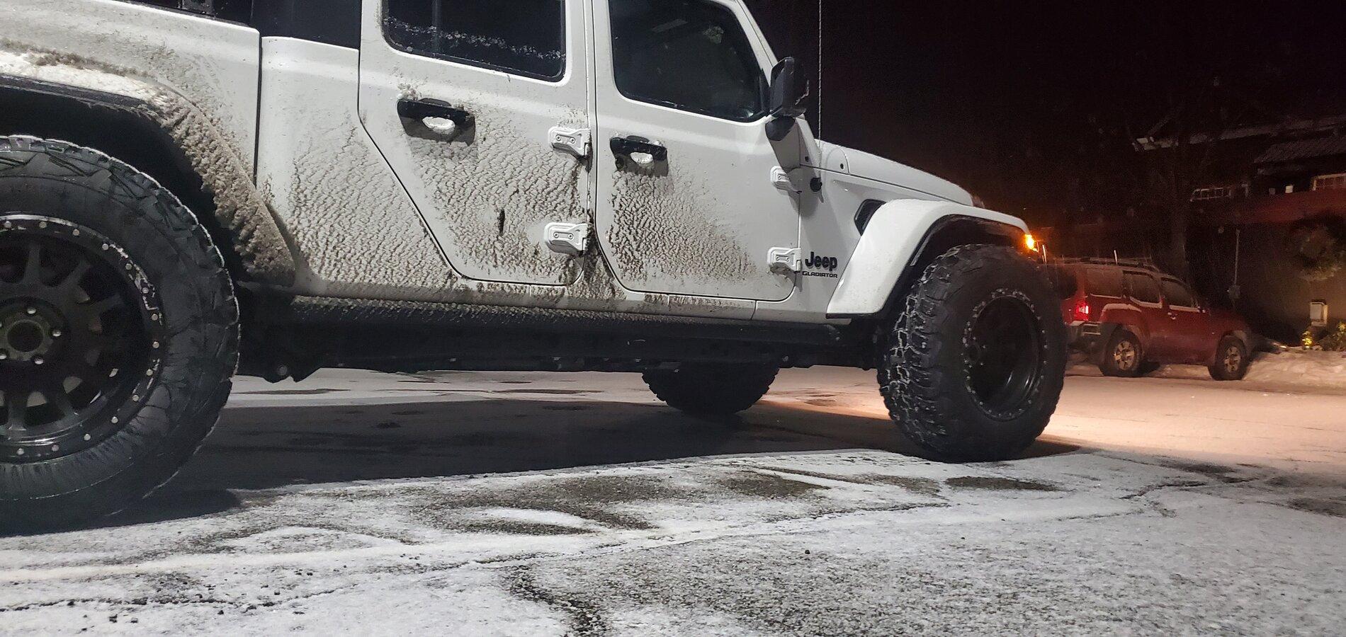 Jeep Gladiator 37s on 21 Gladiator Sport S w/ Max Tow 20210126_210546