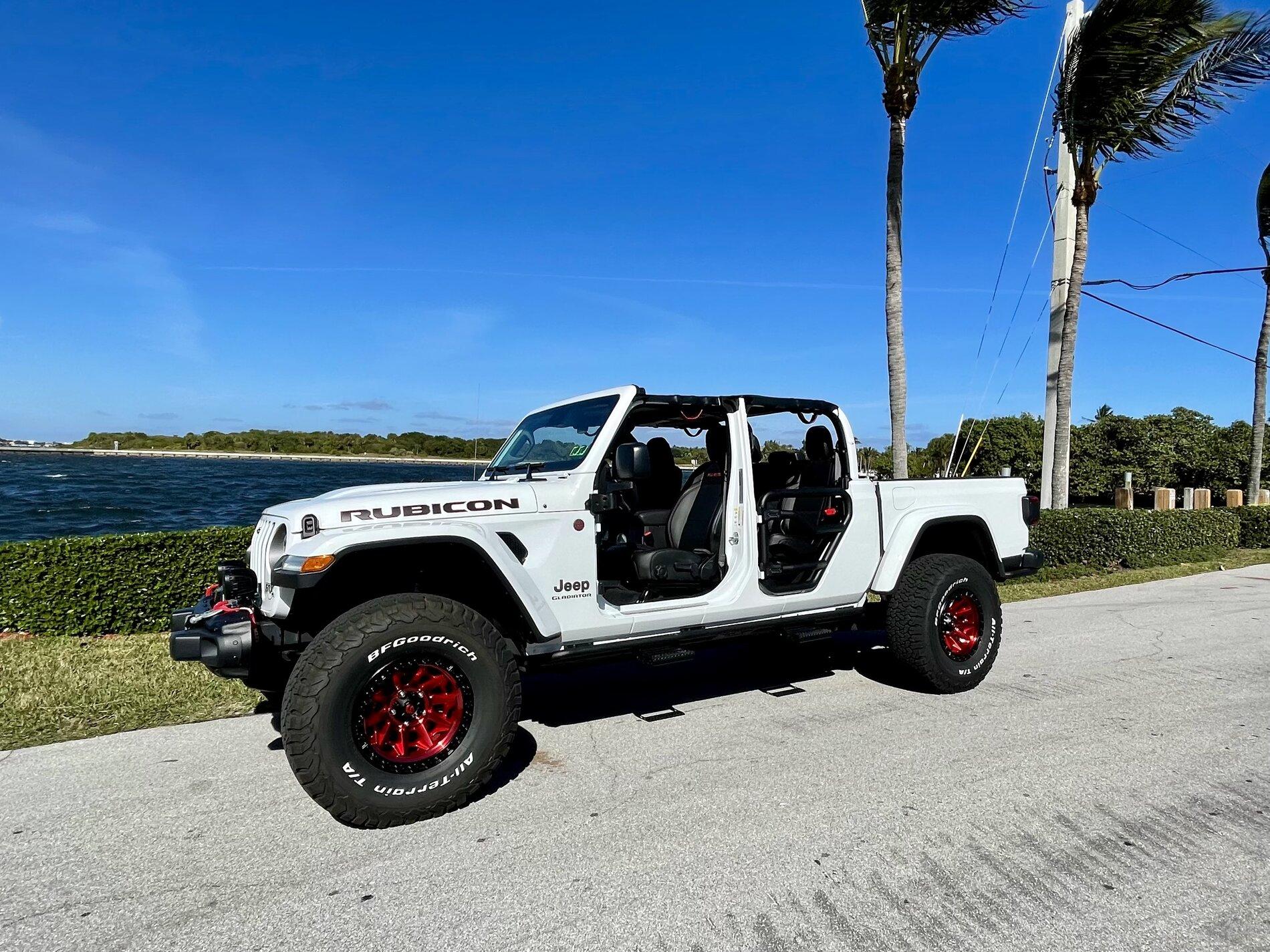 Jeep Gladiator BRIGHT WHITE Gladiator JT Club 1611891613098