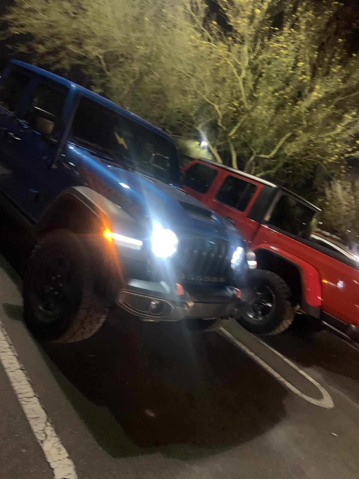 Jeep Gladiator MOJAVE Edition Gladiator JT Club 855E4A01-27D9-40D2-8CCE-95EFA1320C5B