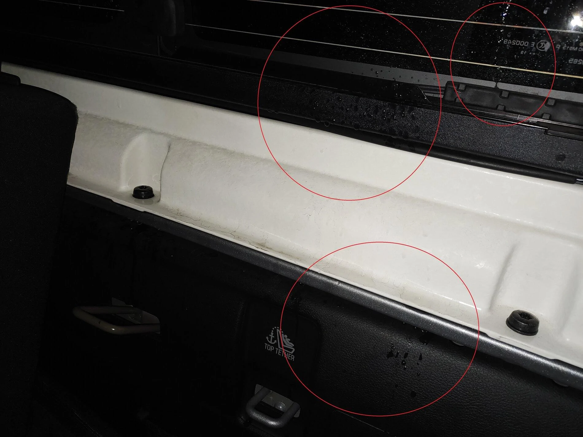 Jeep Gladiator GLADIATOR BACK WINDOW LEAK 0128212338c