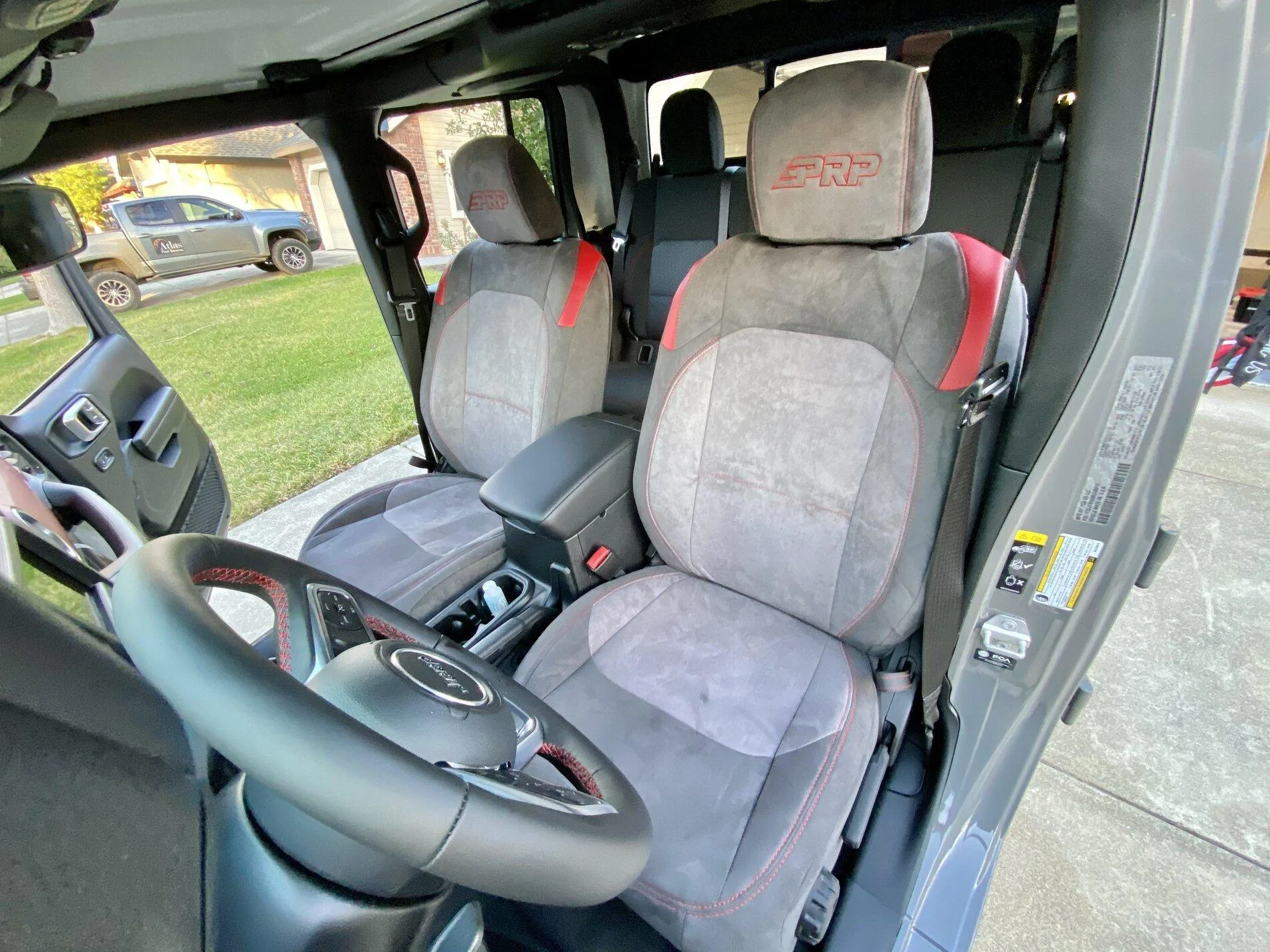 Jeep Gladiator New truck and first mod... Seat covers. 07EA6760-86D1-4831-9187-5FEF7144131C