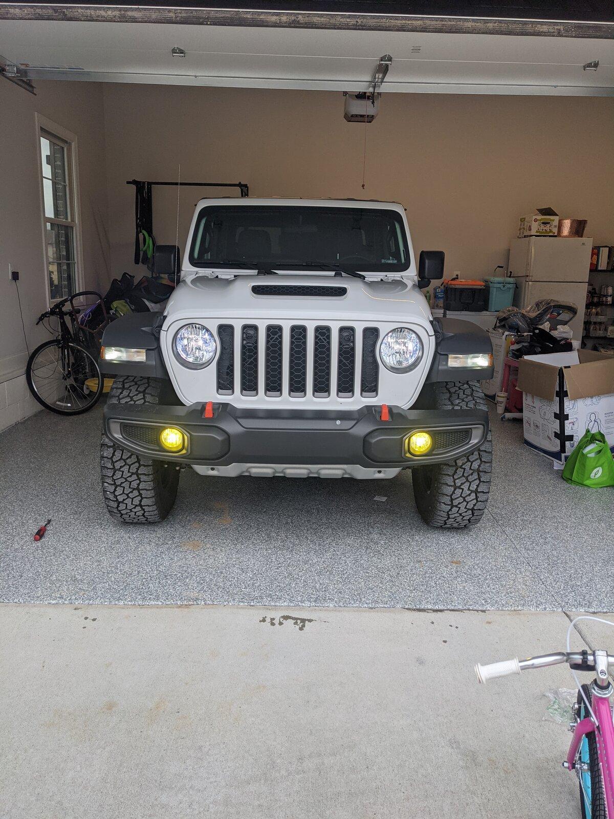 Jeep Gladiator LED Bulb Replacement - IT WORKS! PXL_20210130_163520481.MP
