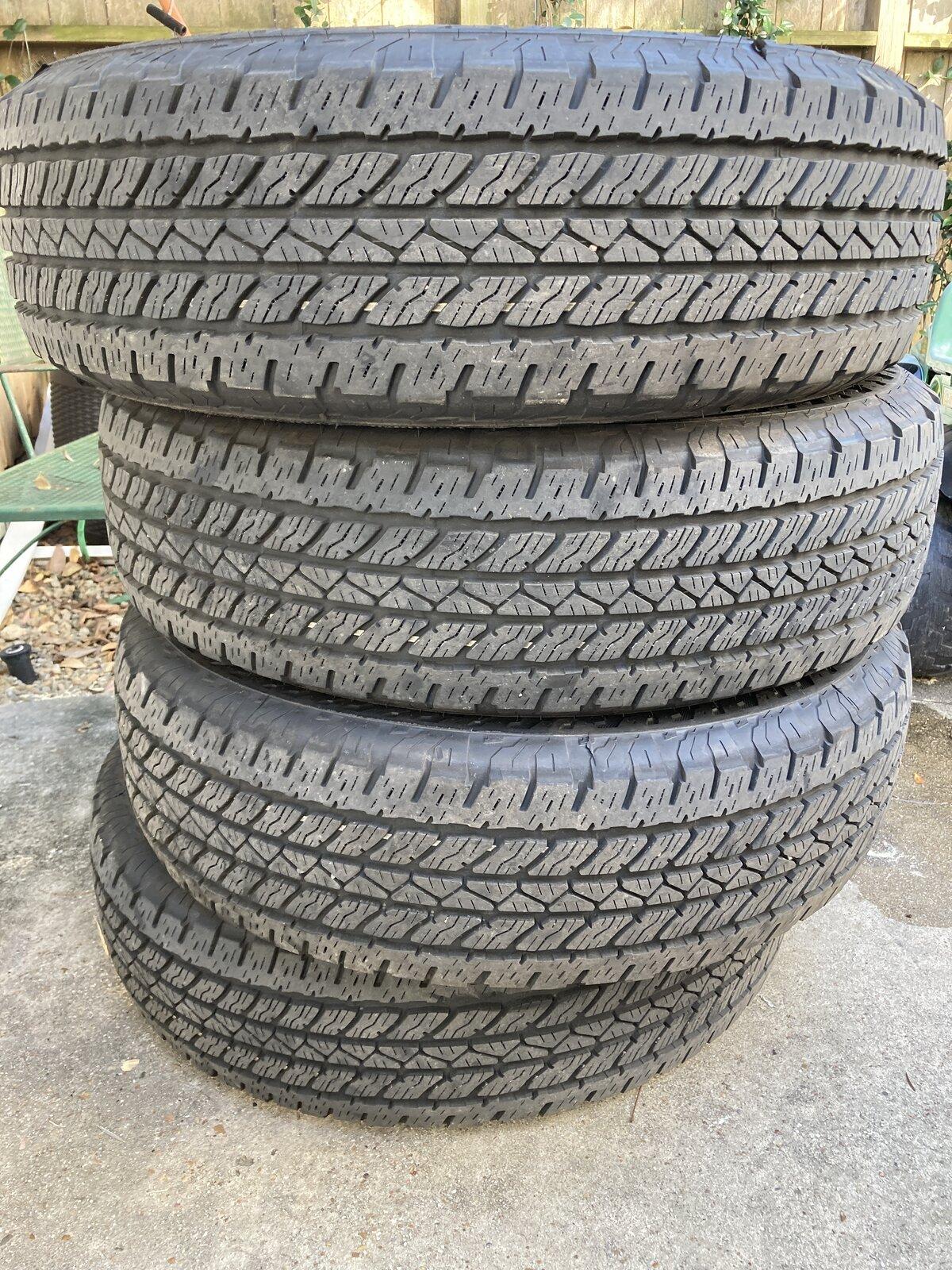 Jeep Gladiator Bridgestone Dueler Almost New 245/75r17 Set of 4 E0500018-6E6C-44FE-8DC3-70707F327618