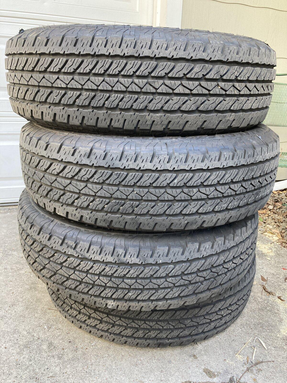 Jeep Gladiator Bridgestone Dueler Almost New 245/75r17 Set of 4 42450E42-5300-4B35-81AC-B3B1F6C98B2D