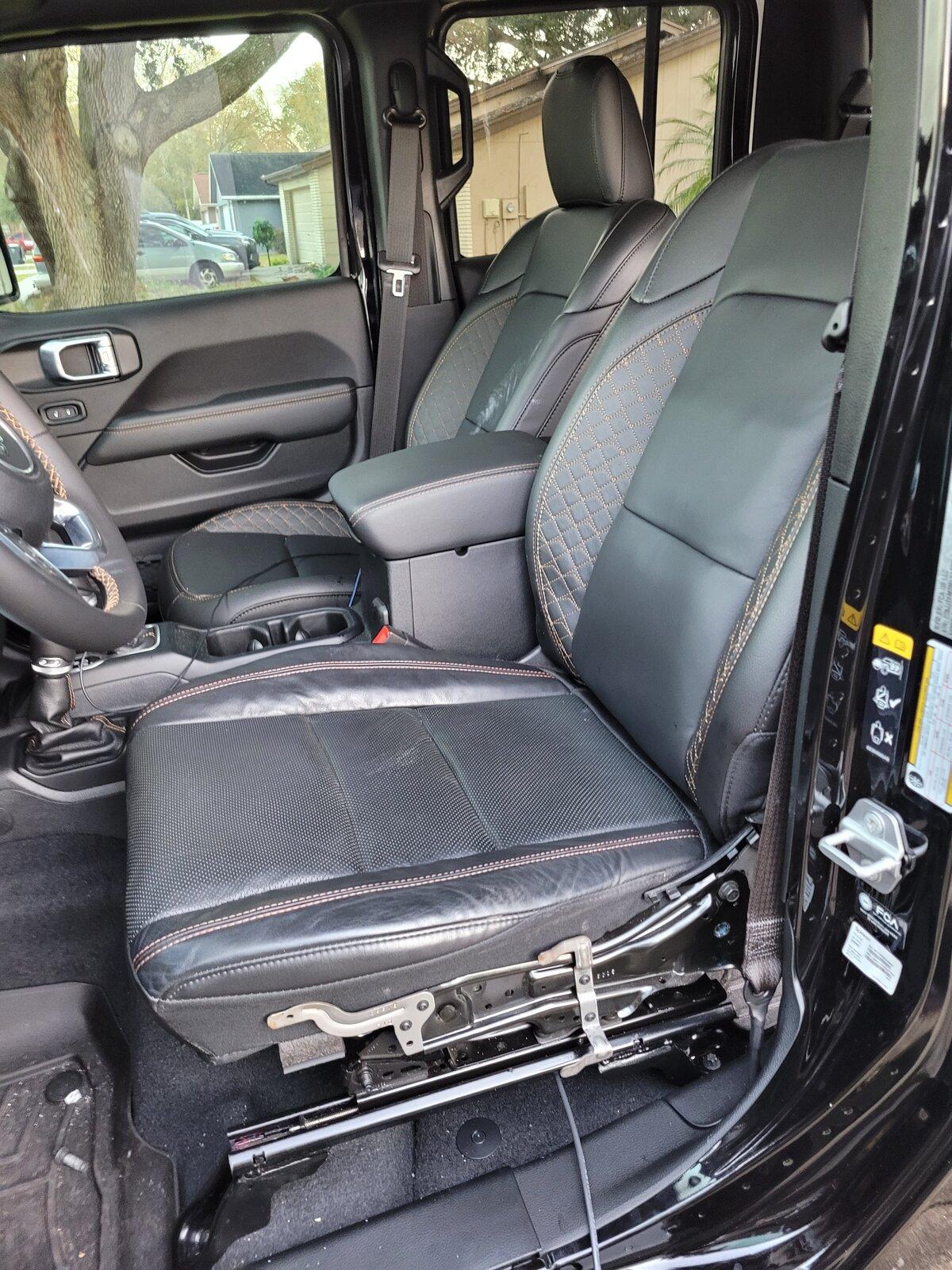 Jeep Gladiator Anybody add heated seats after purchase? 20210130_073548