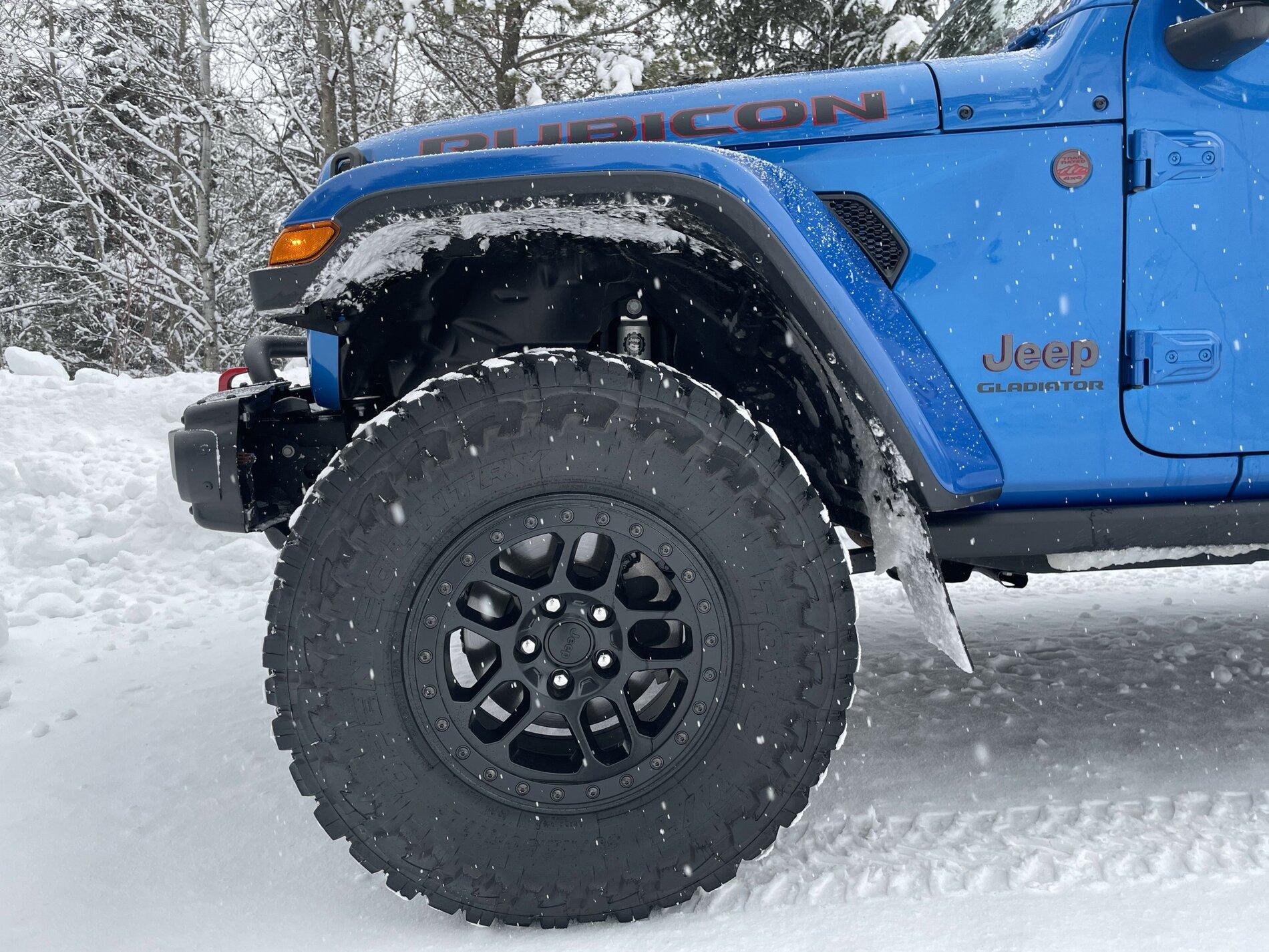 Jeep Gladiator HYDRO BLUE PEARL Gladiator JT Club 3FF33C97-7D67-4337-8E56-2D765E352C29