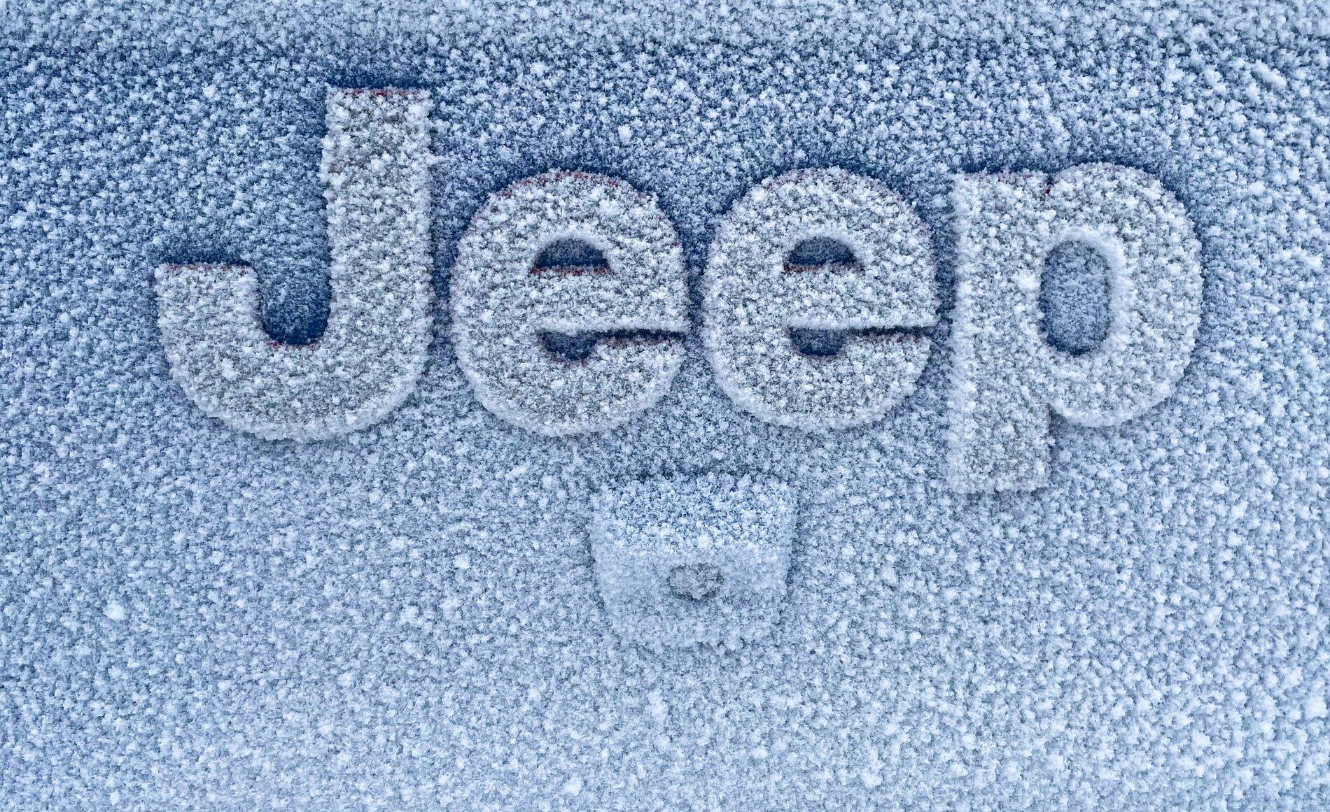 Jeep Gladiator HYDRO BLUE PEARL Gladiator JT Club E4B11796-AEB1-4296-8EF9-8AF3CA6B4E35