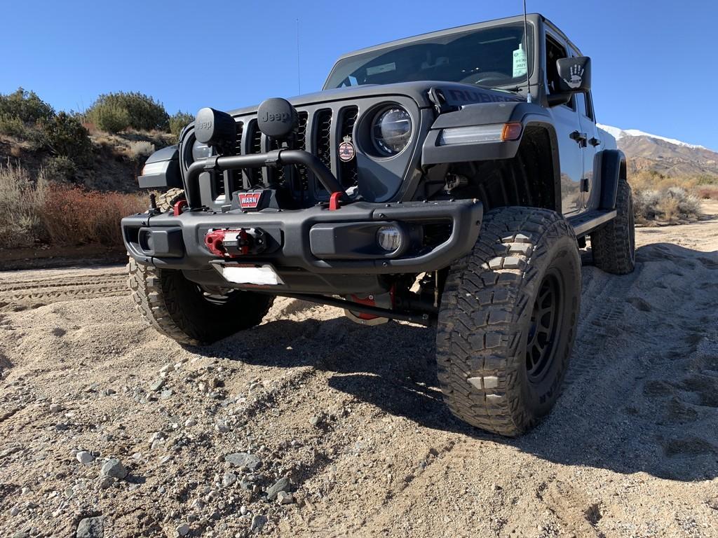 Jeep Gladiator Sting-Gray manual JTR build - Clayton 3.5", Falcon Adjustable shocks, Warn Winch, Rock Slide Engineering steps, etc... 2iD5BD