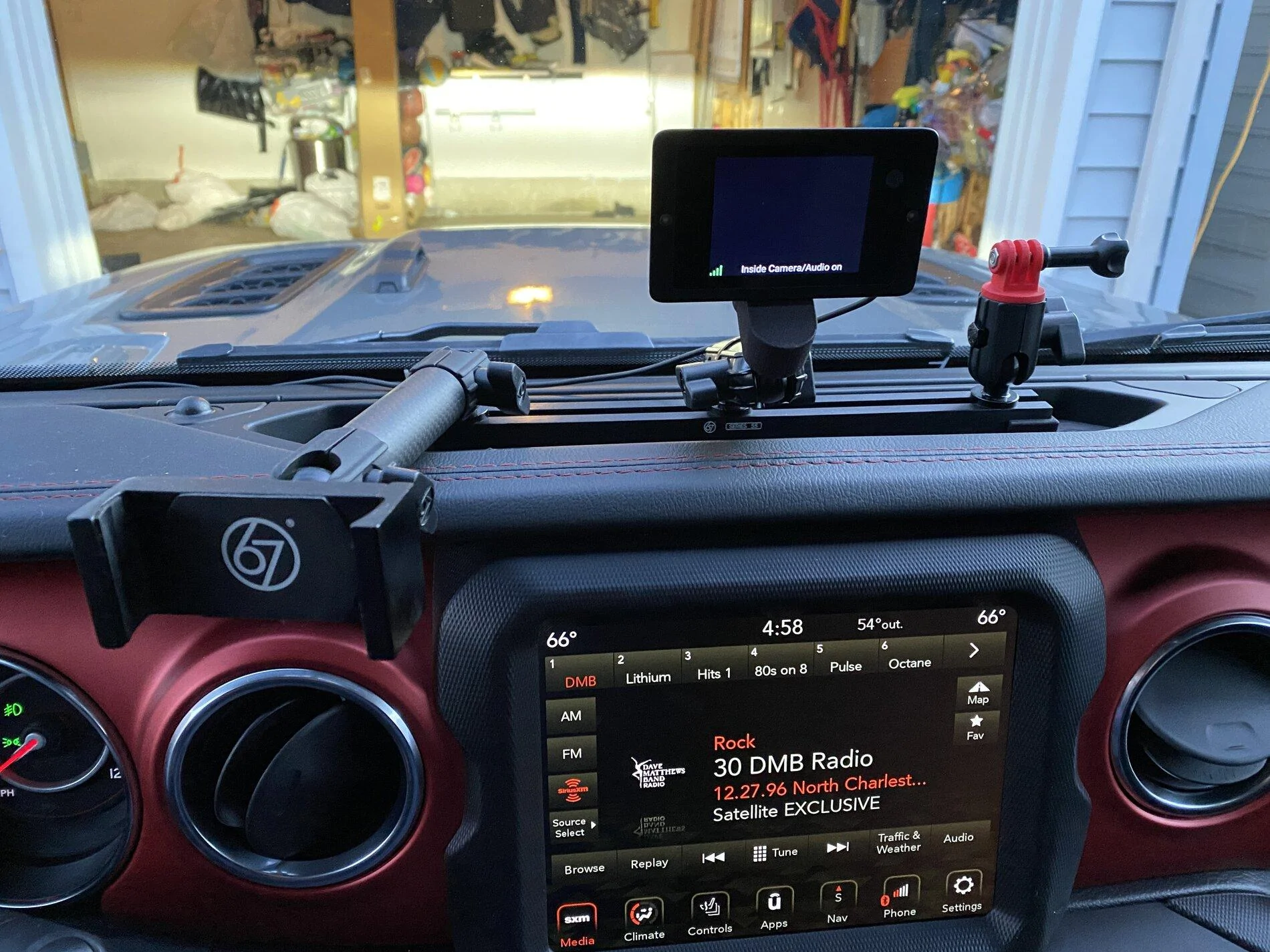 Jeep Gladiator Dash Cam AUX Ports 54831B61-56F3-497D-A265-3E533C84481A