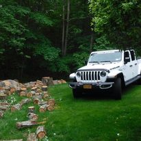 Jeep Gladiator Yard Work 101423915_3159454617451079_8031517388149096448_o