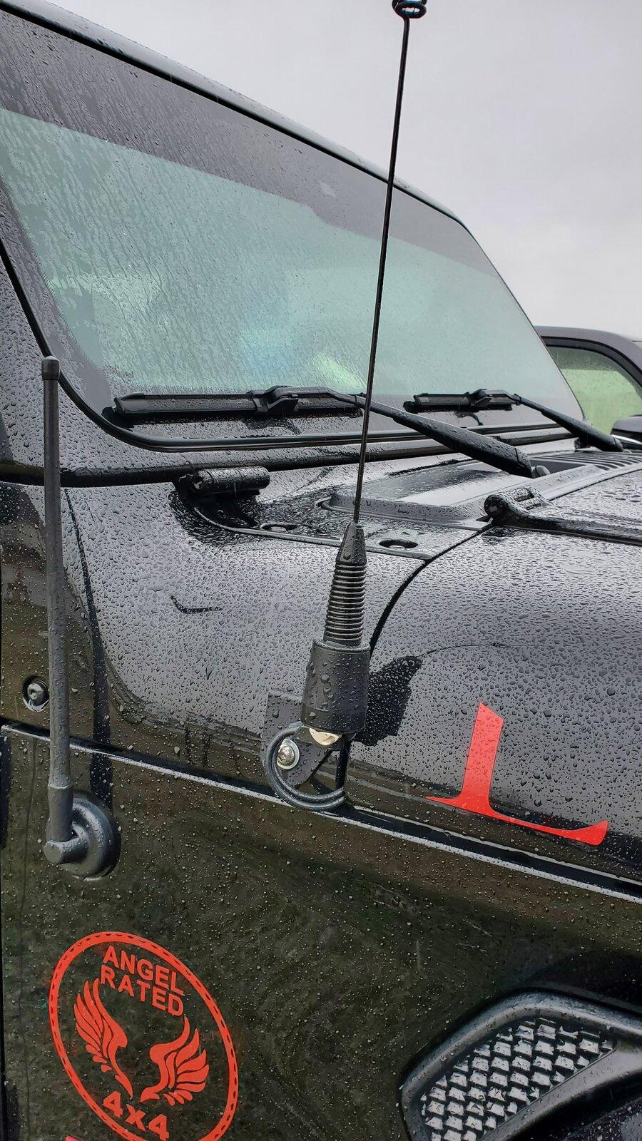 Jeep Gladiator Mounting GMRS antenna 20210201_121313