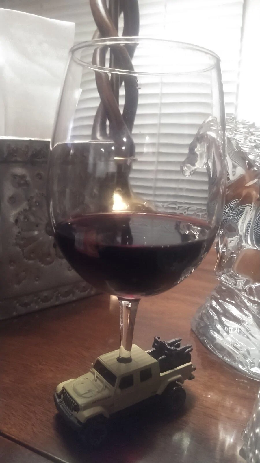 Jeep Gladiator Wine glass 16122272911434451320535445619222
