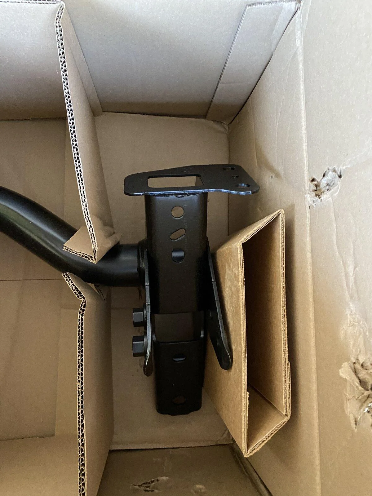 Jeep Gladiator Mopar Hitch 6FD57CB5-0AC7-4FF6-9064-4CDC3672D39B