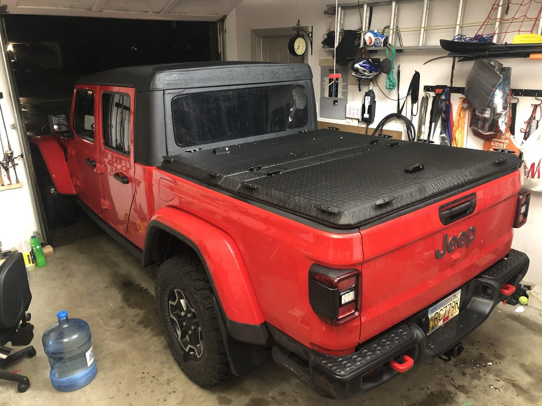 Jeep Gladiator Which bed cover do you guys recommend? B68007B3-DA05-4ACF-939D-D9FF4BC345D3