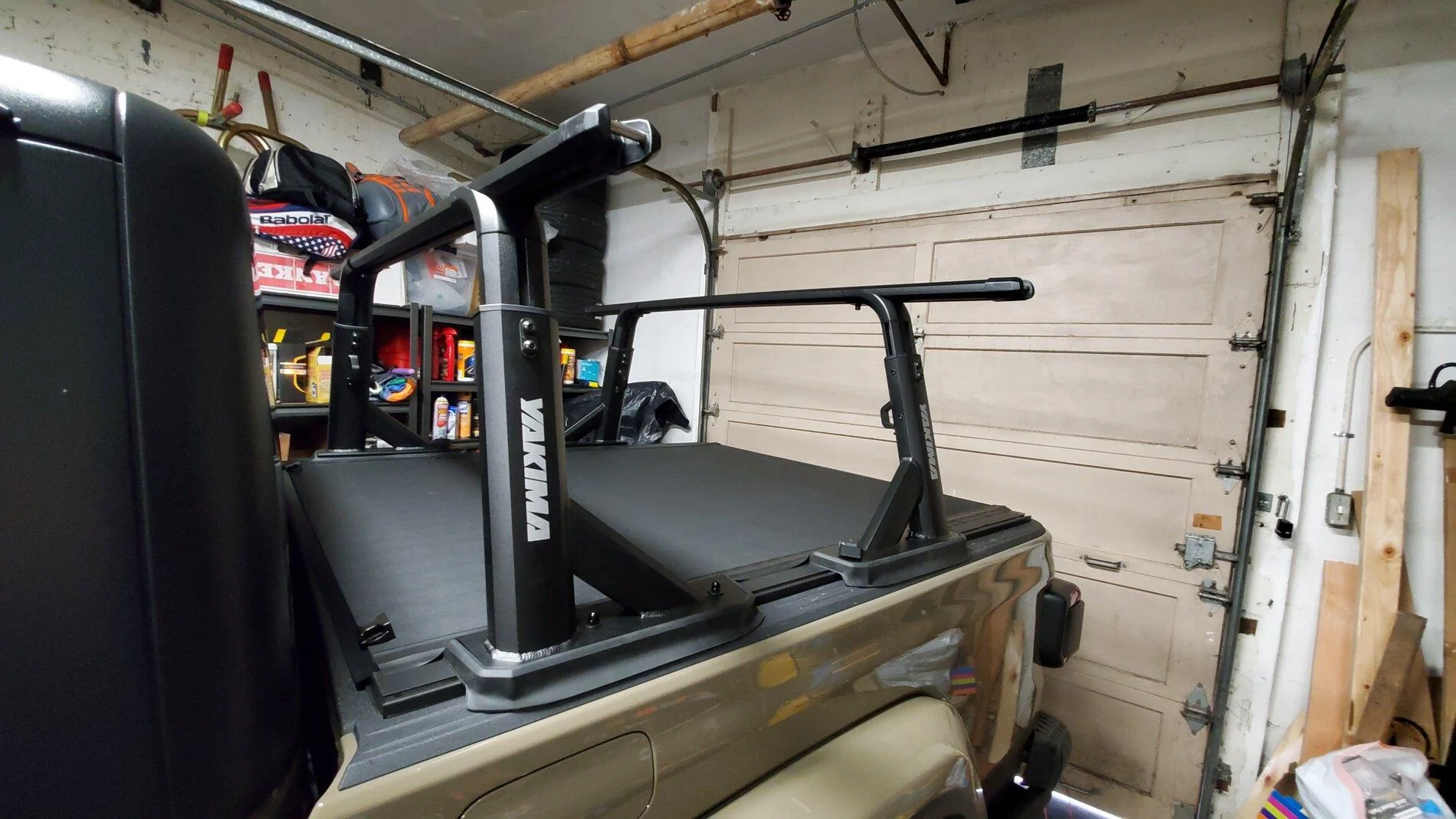 Jeep Gladiator Retractable tonneau and tracks for rack system 20200619_091211