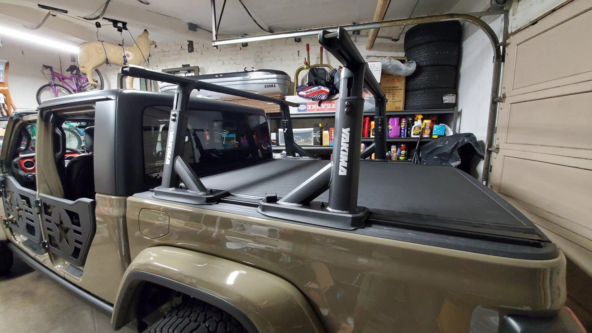 Jeep Gladiator Retractable tonneau and tracks for rack system 20200619_091204