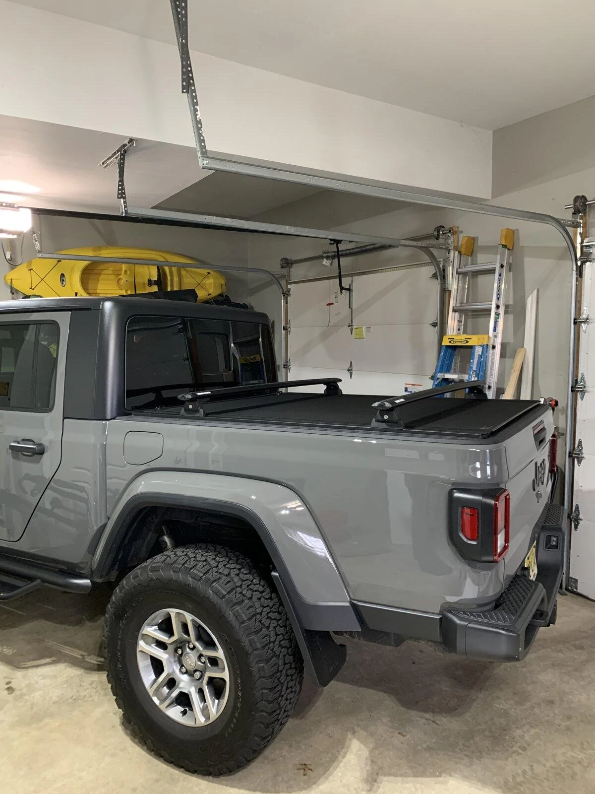 Jeep Gladiator Which bed cover do you guys recommend? rhino rack