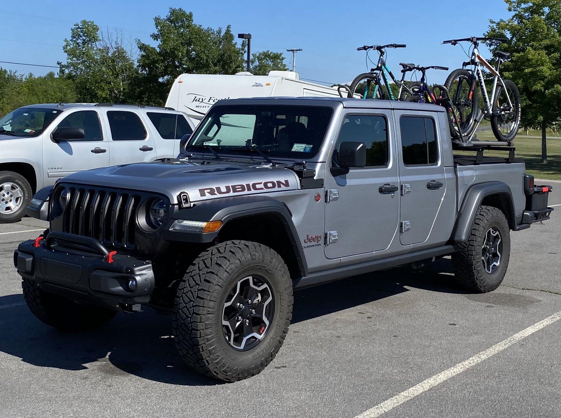 Jeep Gladiator Upgraded Rubicon Rims with 285/75/17 Nitto Ridge Grapplers IMG_2547