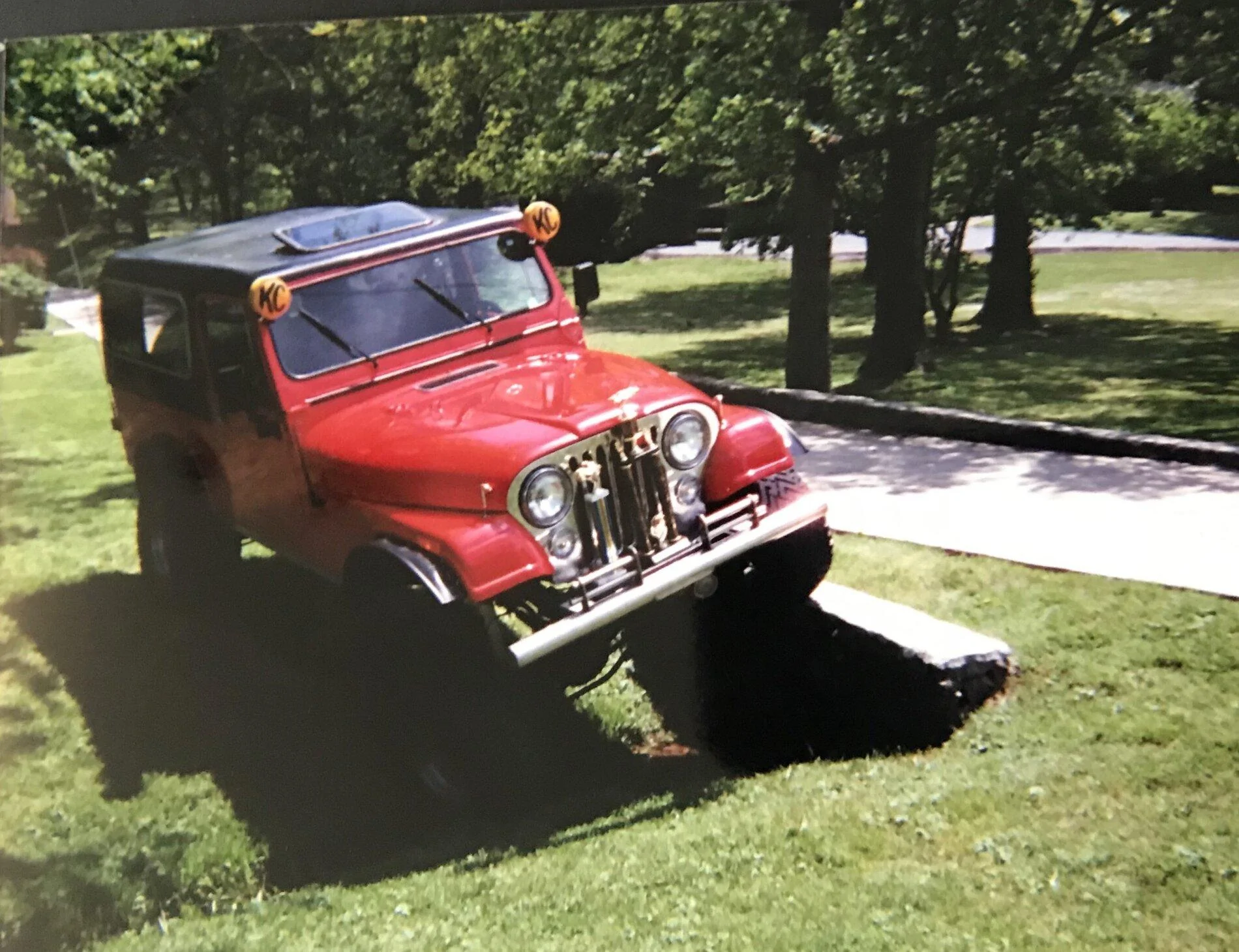 Jeep Gladiator jeep Gladiator Vs Jeep Scrambler 2218BEB8-80ED-4DE3-9210-E0CAE43738E1