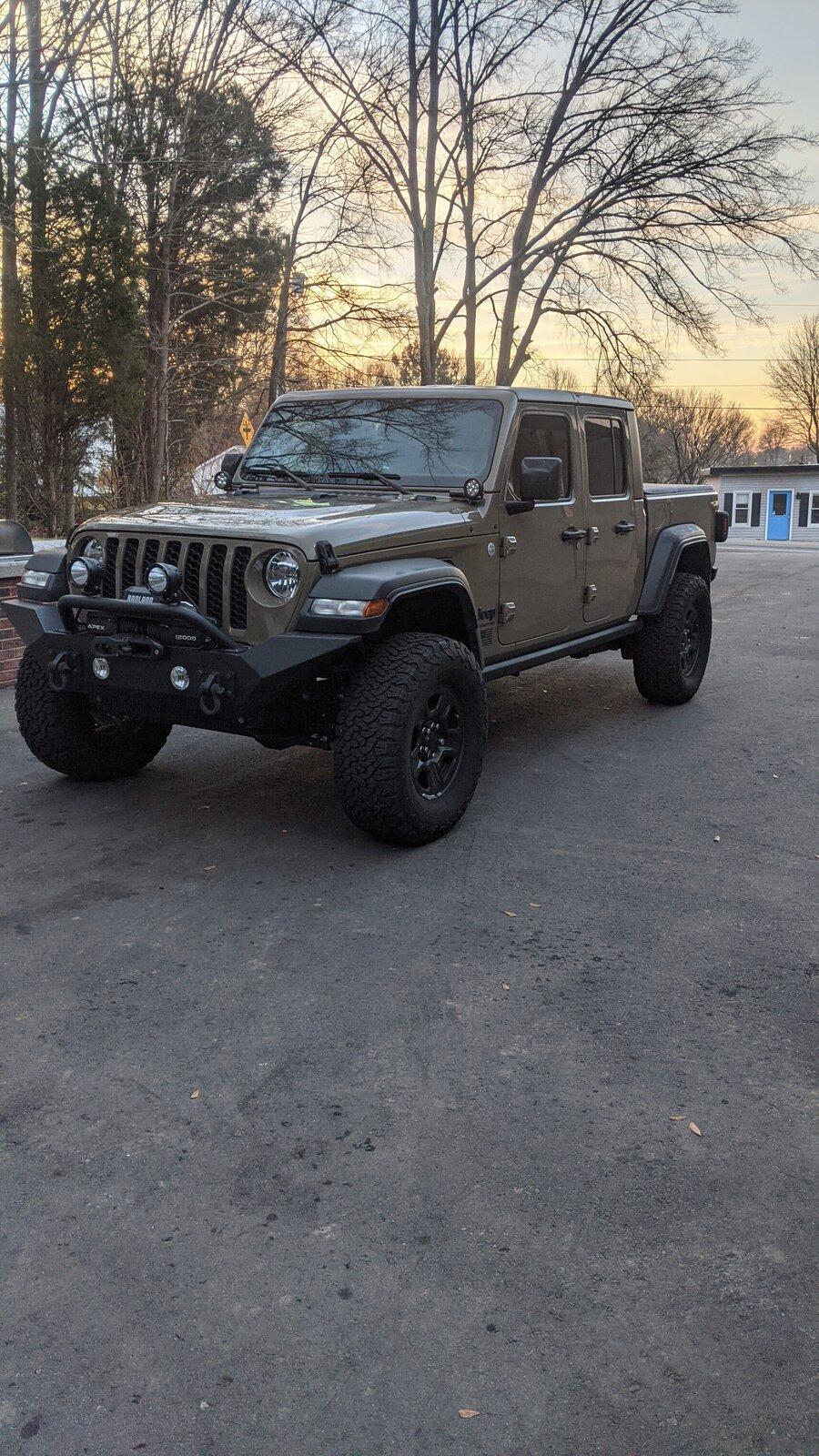 Jeep Gladiator Lets see the spacer lifts PXL_20201219_123537613