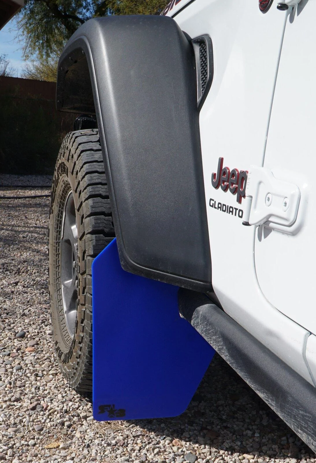 Jeep Gladiator Rokblokz phone number? Front flaps dont fit and I am not happy DSC06350