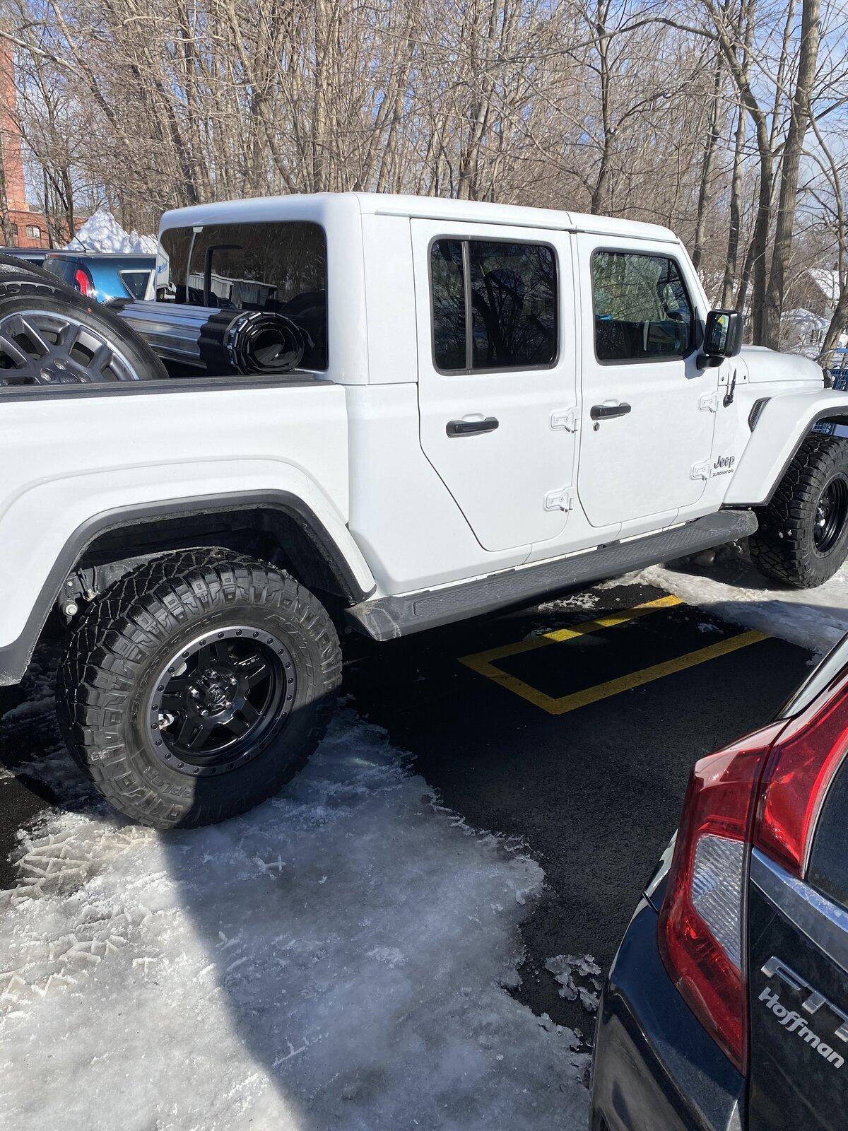 Jeep Gladiator Papa’s Got Some New Shoes 4DD803BF-9DD7-41D3-A7EF-3C5707C4DD0F