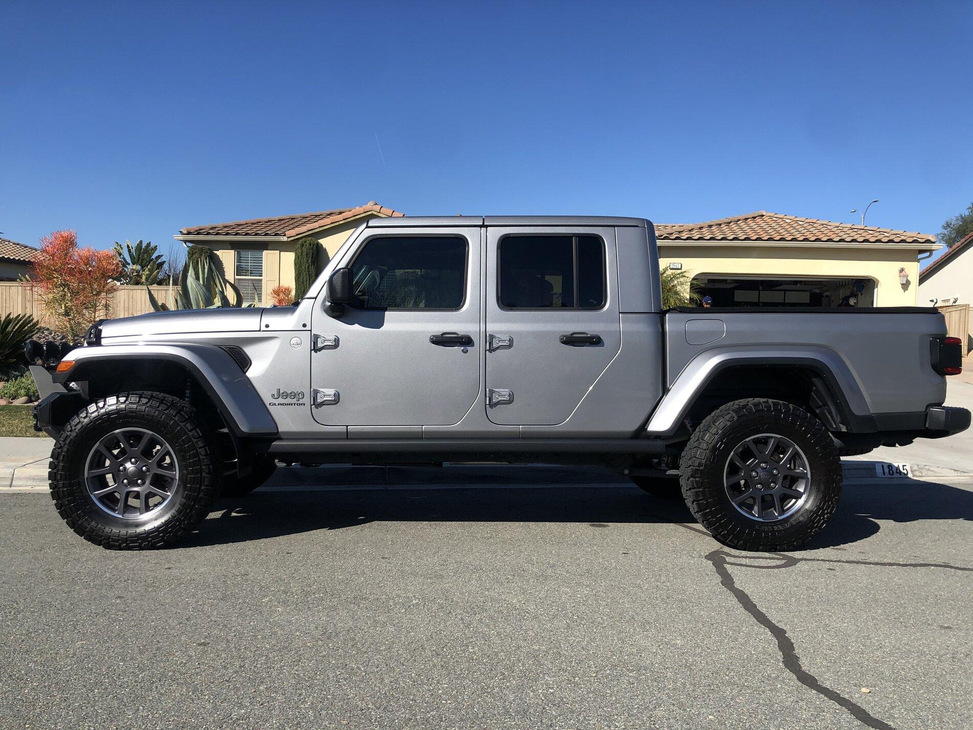 Jeep Gladiator I figured out what's wrong with JT Overland... jeep011