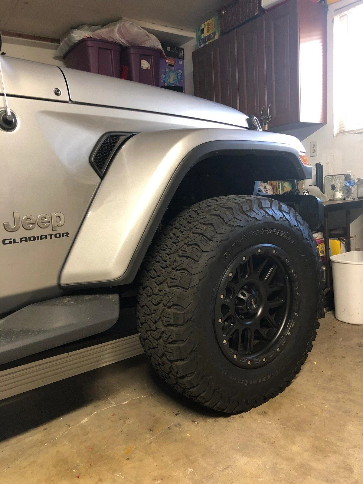 Jeep Gladiator I figured out what's wrong with JT Overland... rim