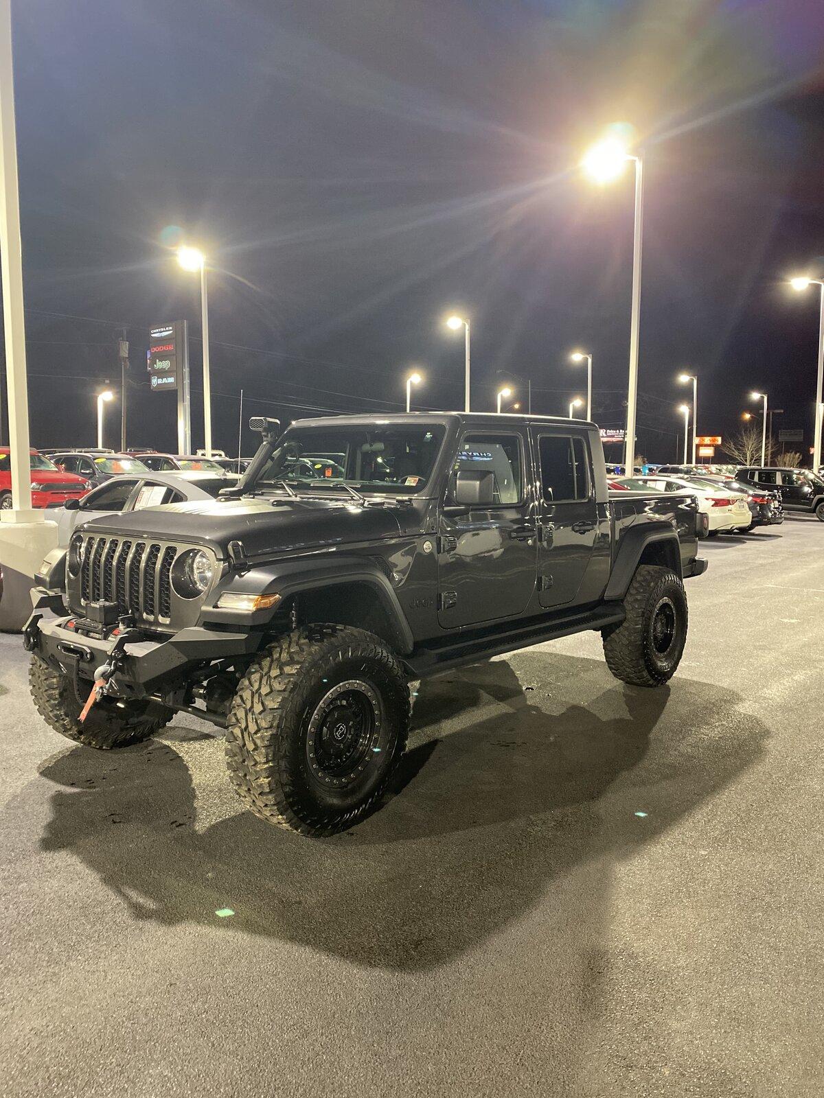 Jeep Gladiator GRANITE CRYSTAL JT Gladiator Club A6CFBF80-D8BF-452C-A4DA-C114EB727A3A