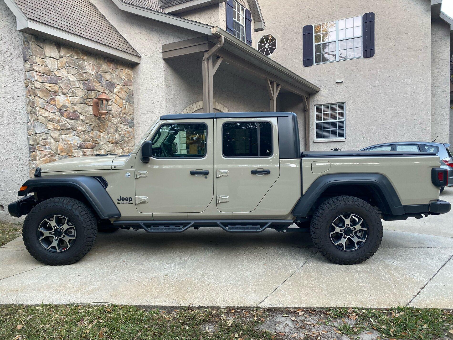 Jeep Gladiator 5 Rubicon Wheels and Tires with TPMS IMG_1169.JPG