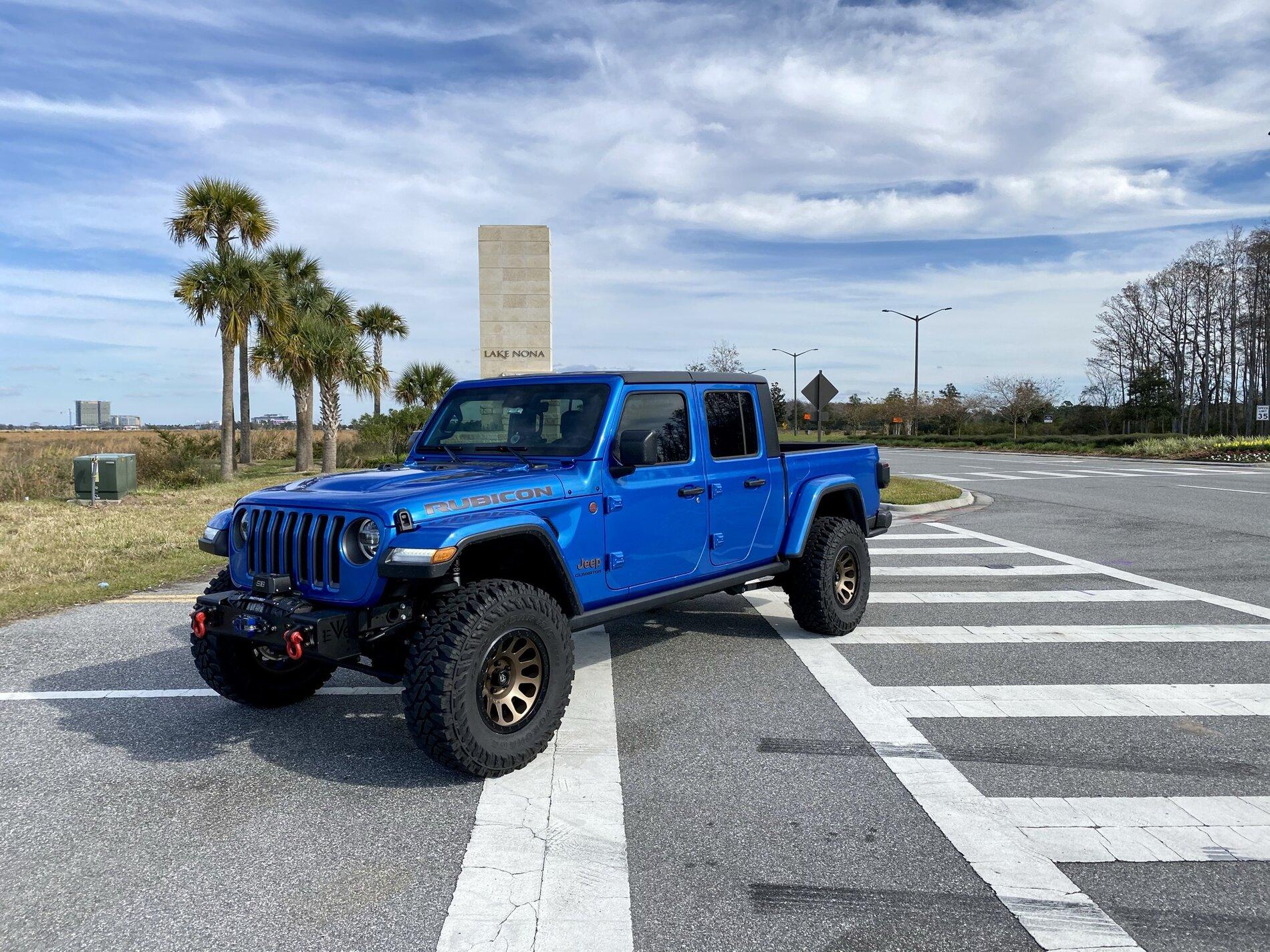 Jeep Gladiator Anyone with fuel vector bronze wheels? 49646F3B-BE4C-462B-BC6D-245E44EFB37B