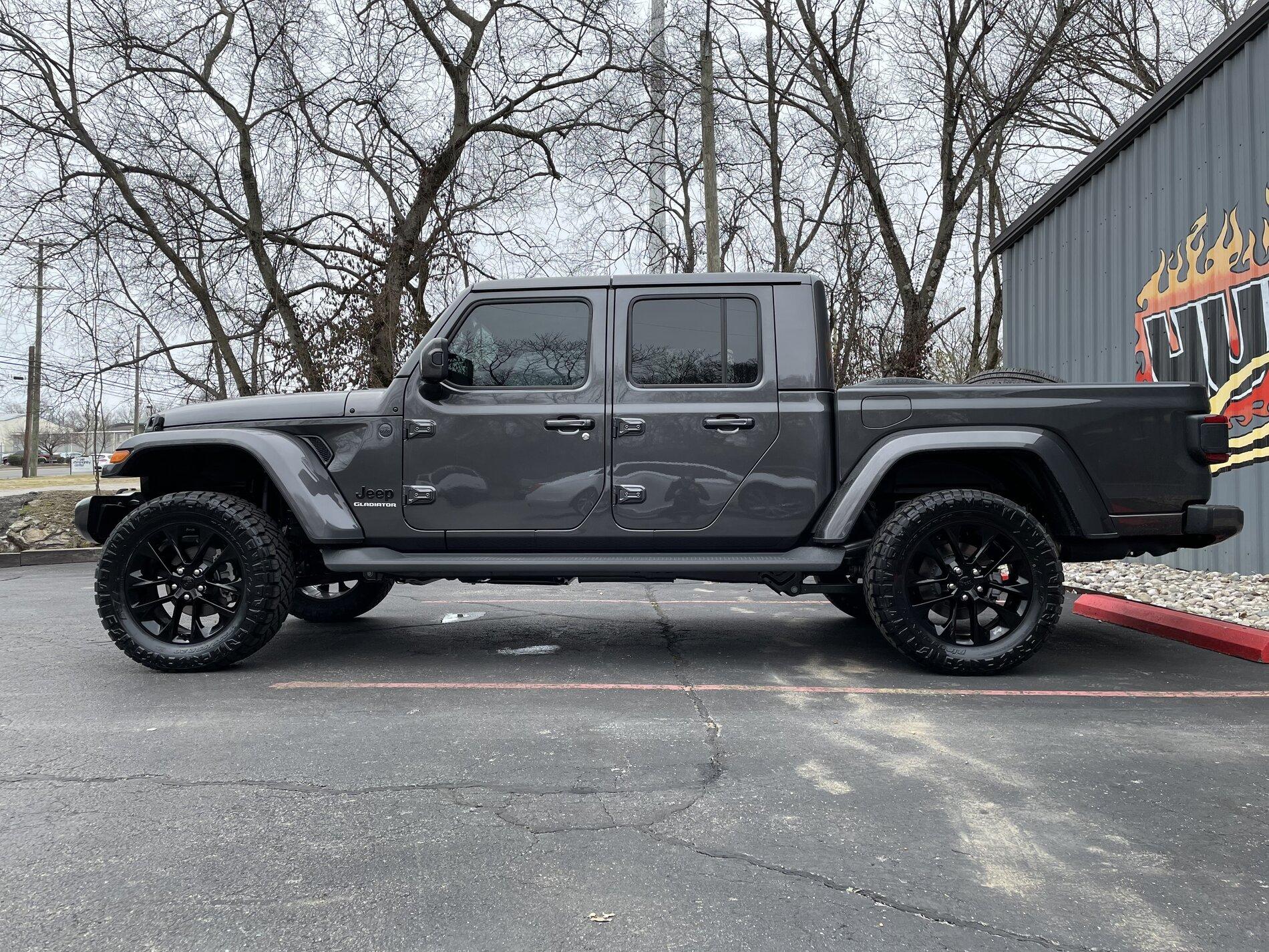 Jeep Gladiator High Altitude's with bigger rubber on stock wheels FB2BE08F-1FF6-4796-9A35-3E3640365EC0