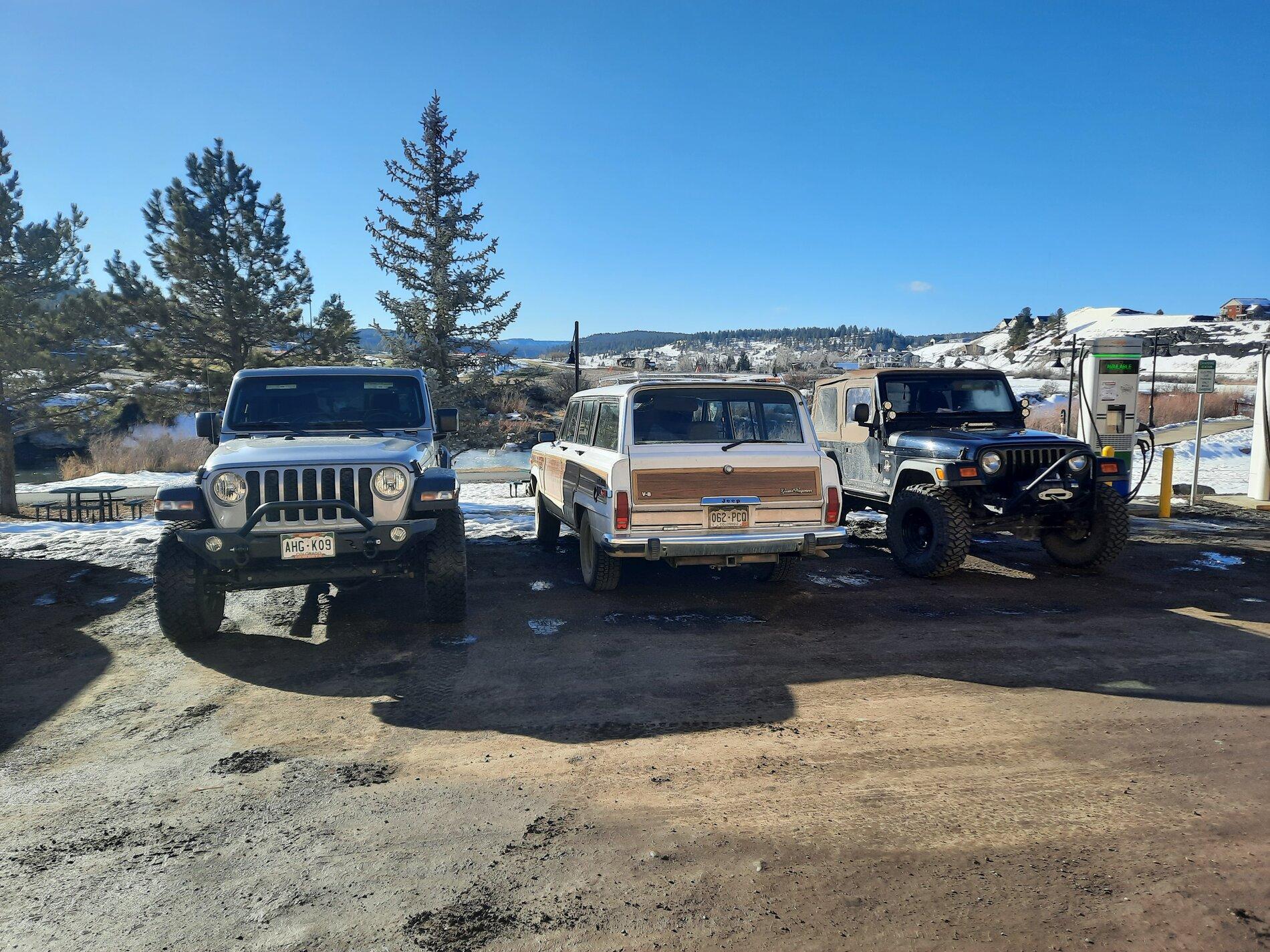 Jeep Gladiator Jeeps Parking Next To Jeeps 20210204_092038