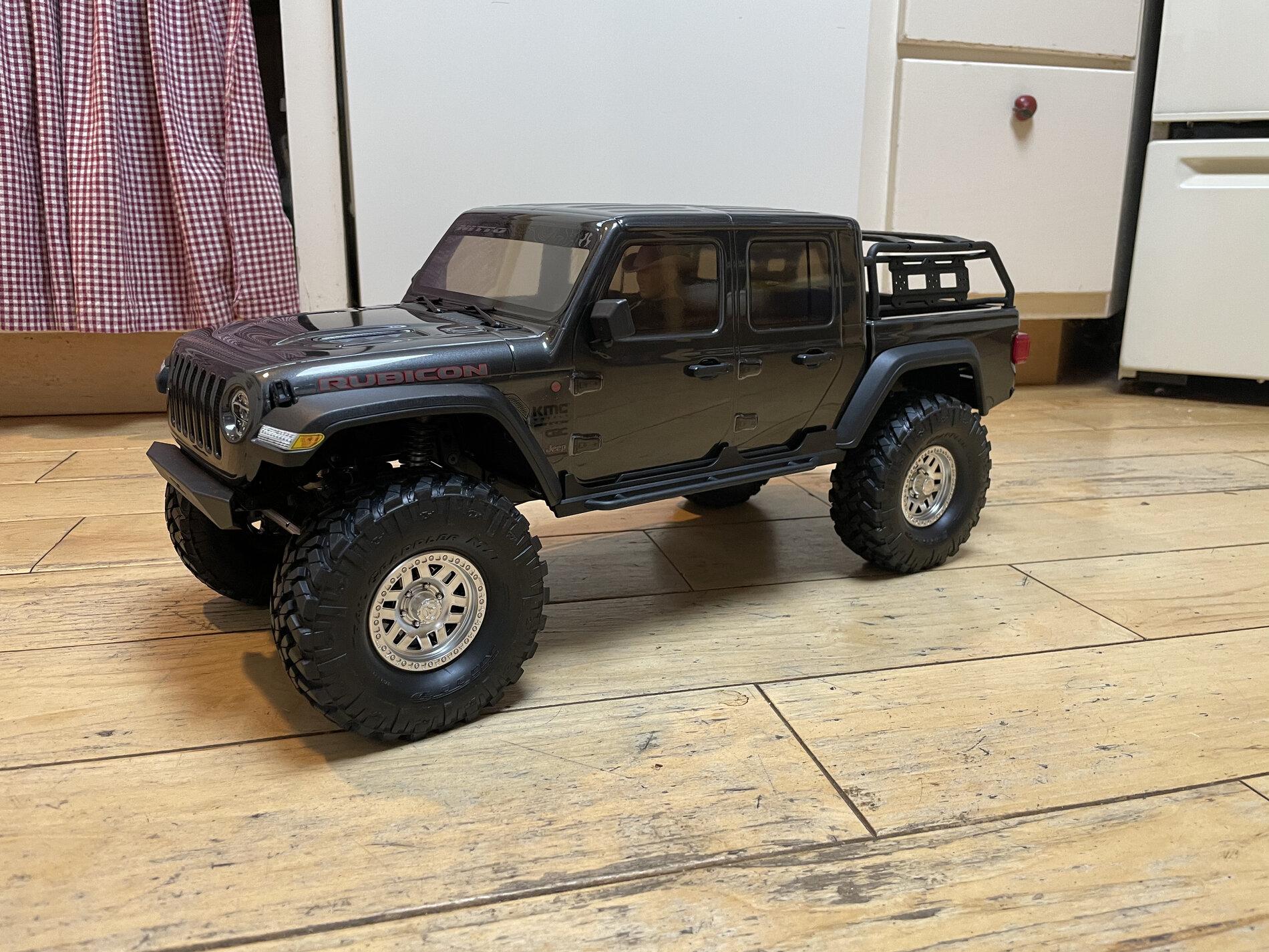 Jeep Gladiator Axial Racing Jeep Gladiator 1/10 Scale RC Rock Crawler 28A15B99-316C-43DF-97CD-E159A2339E07