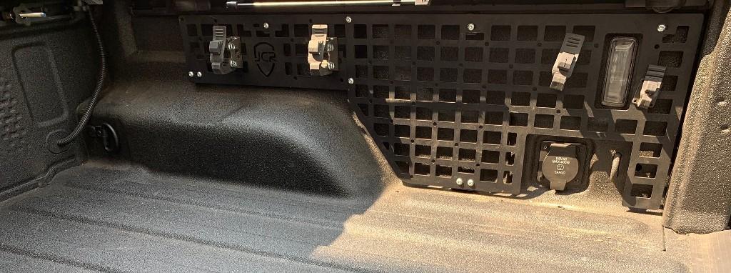 Jeep Gladiator Who has Molle Panels in their Bed (Photos) V4AFXa