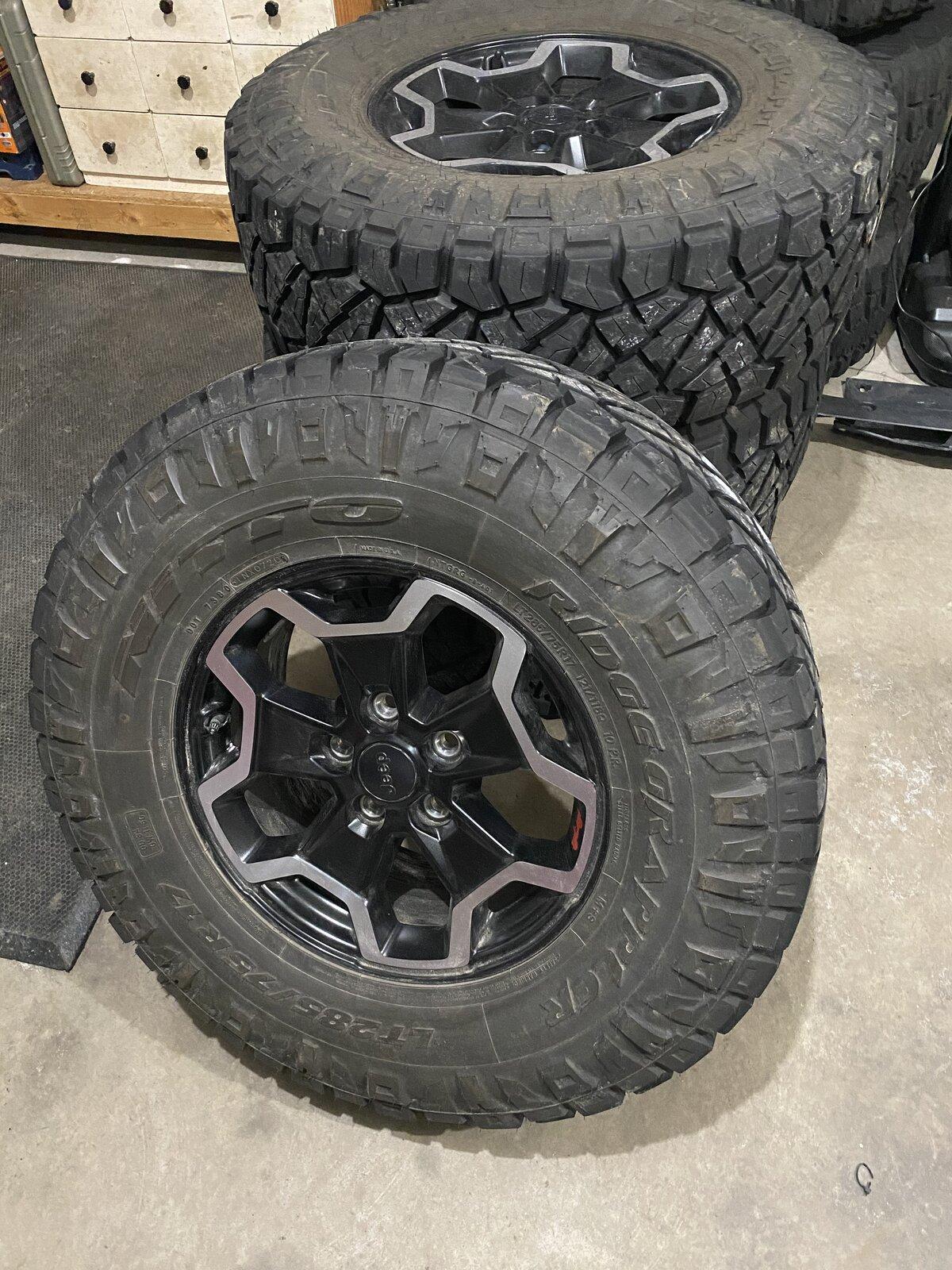 Jeep Gladiator Upgraded Rubicon Rims with 285/75/17 Nitto Ridge Grapplers 32FEAC70-DD37-40A2-8EB0-4DBD137E35D8