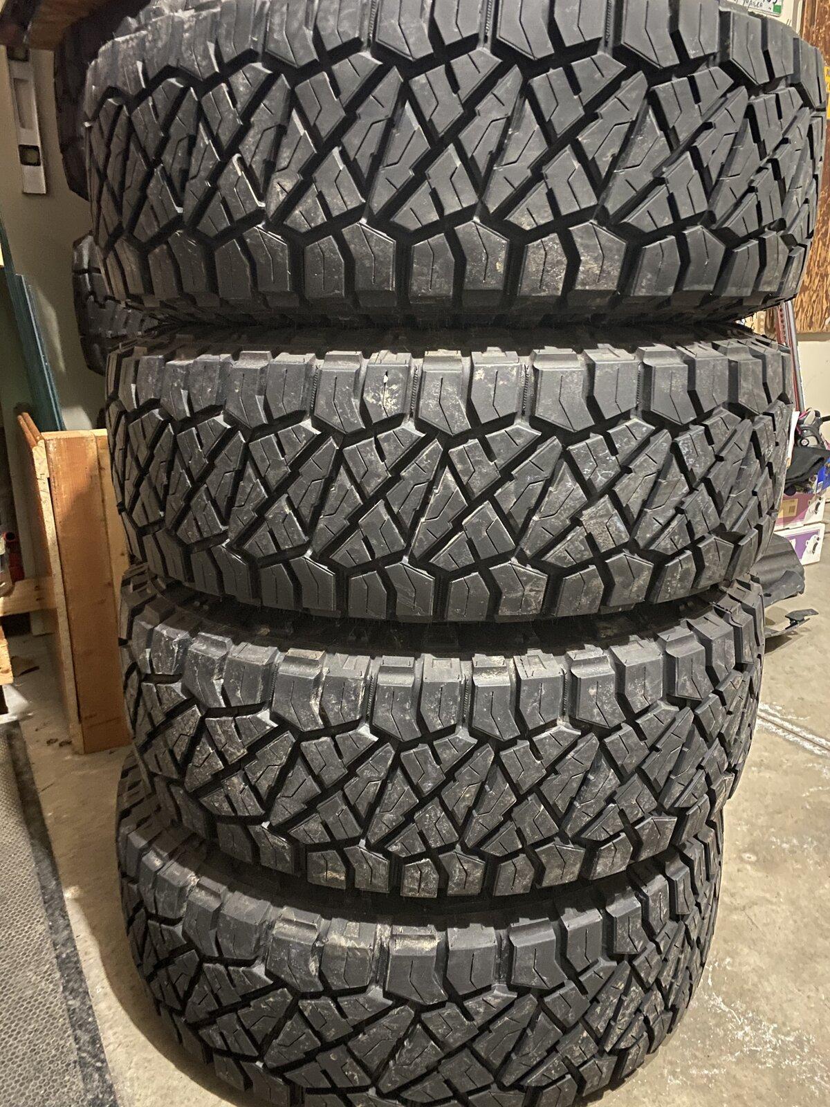 Jeep Gladiator Upgraded Rubicon Rims with 285/75/17 Nitto Ridge Grapplers 6244DAFF-66A7-479C-B2A7-810012932423