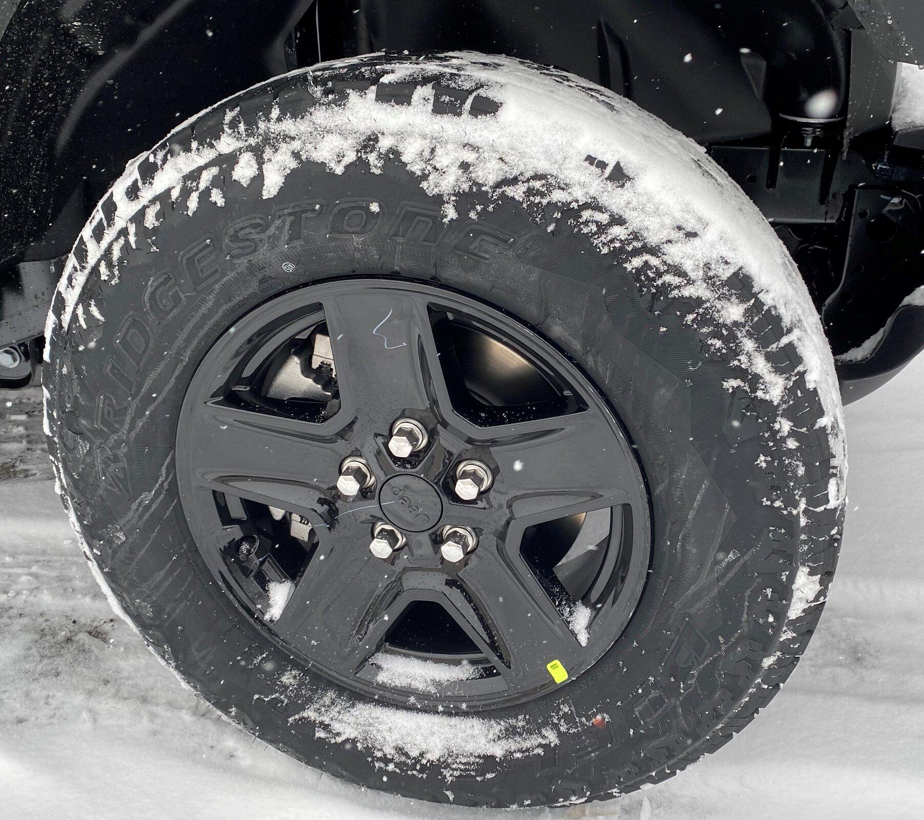 Jeep Gladiator Sport S 245/75R17 All-Terrain Tire Option Dueller
